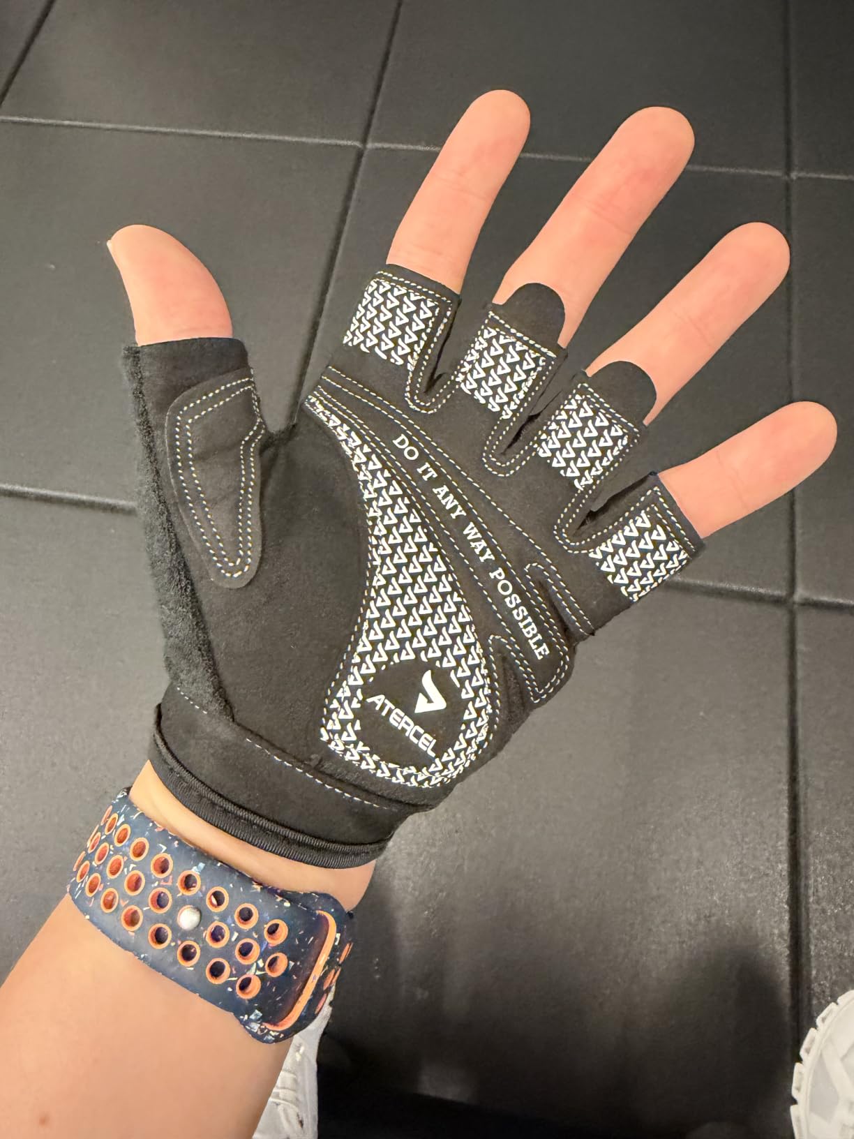 ATERCEL Weight Lifting Gloves Full Palm Protection, Workout Gloves for Gym, Cycling, Exercise, Breathable, Super Lightweight for Mens and Women customer photo 1