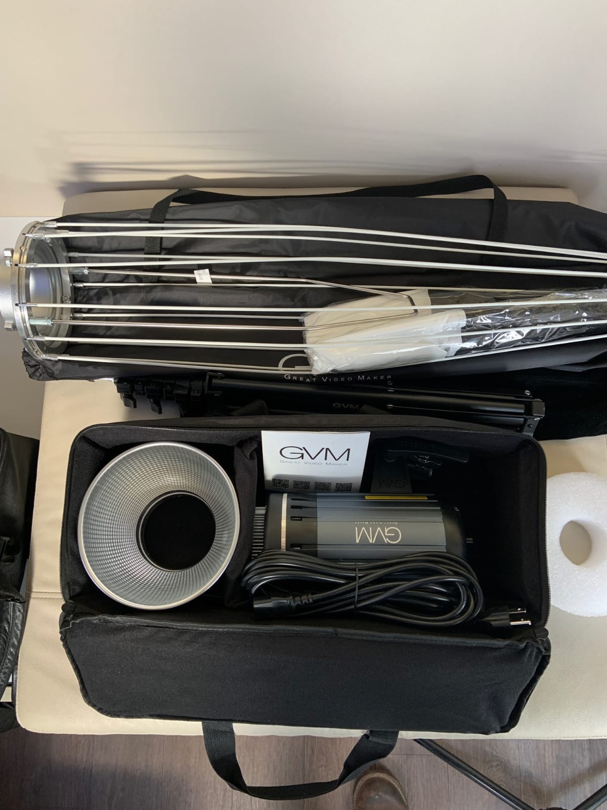 GVM 100W Bi-Color LED Video Light, Photography Lighting with Bowens Mount, APP Control System, Lantern Softbox Video Lighting Kit for YouTube Outdoor Studio, Dimmable 3200K-5600K, CRI 97+ customer photo 2