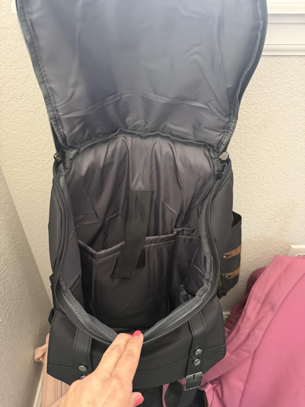 YALUNDISI Vintage Backpack Travel Laptop Backpack with usb Charging Port for Women & Men College Backpack Fits 15.6 Inch Laptop Black customer photo 1