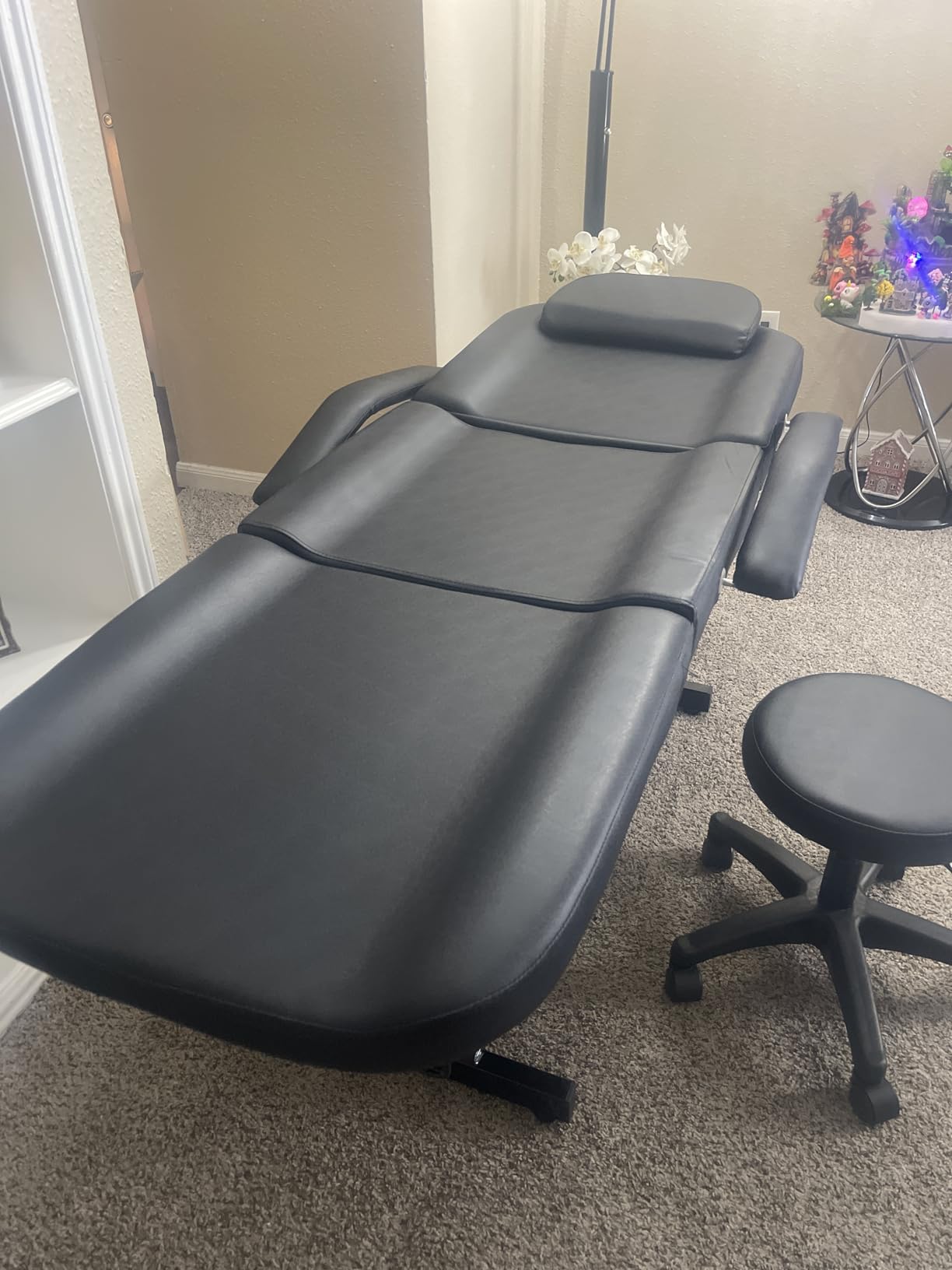 OmySalon Massage Salon Tattoo Chair Esthetician Bed with Hydraulic Stool,Multi-Purpose 3-Section Facial Bed Table, Adjustable Beauty Barber Spa Beauty Equipment, Black customer photo 2