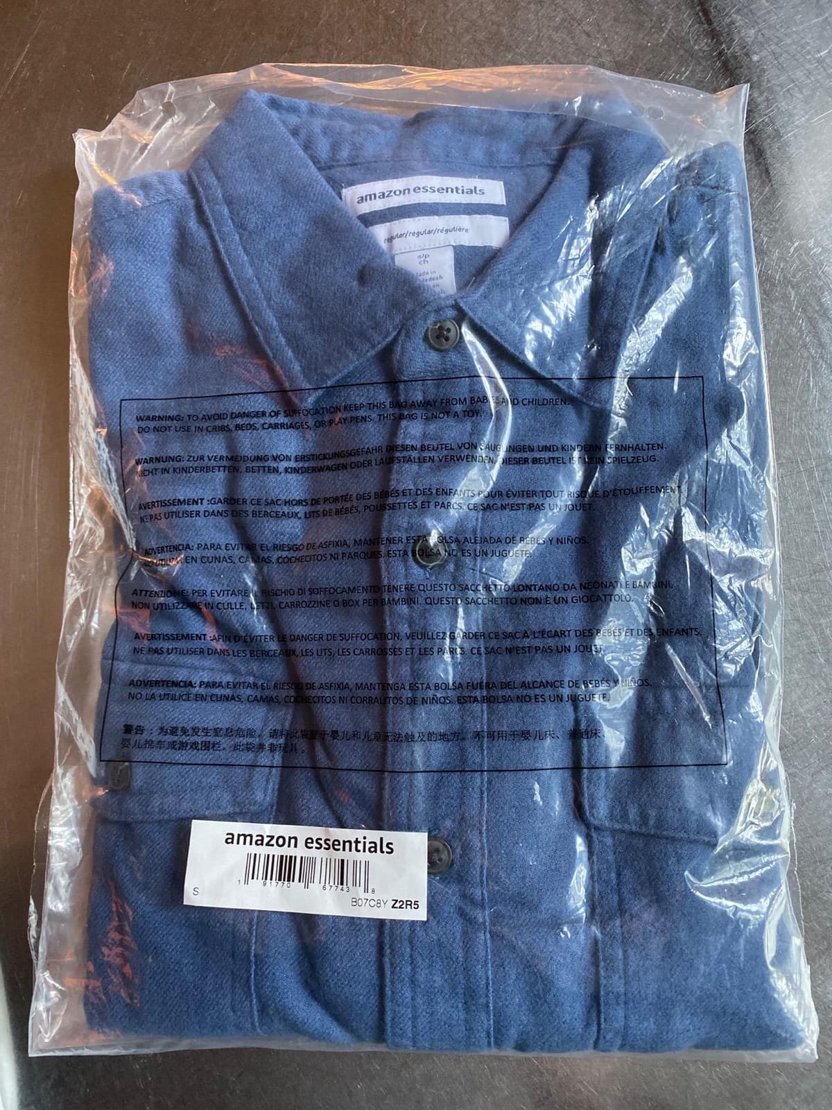 Amazon Essentials Men's Regular-Fit Long-Sleeve Flannel Casual Shirt, Two-Pocket customer photo 1