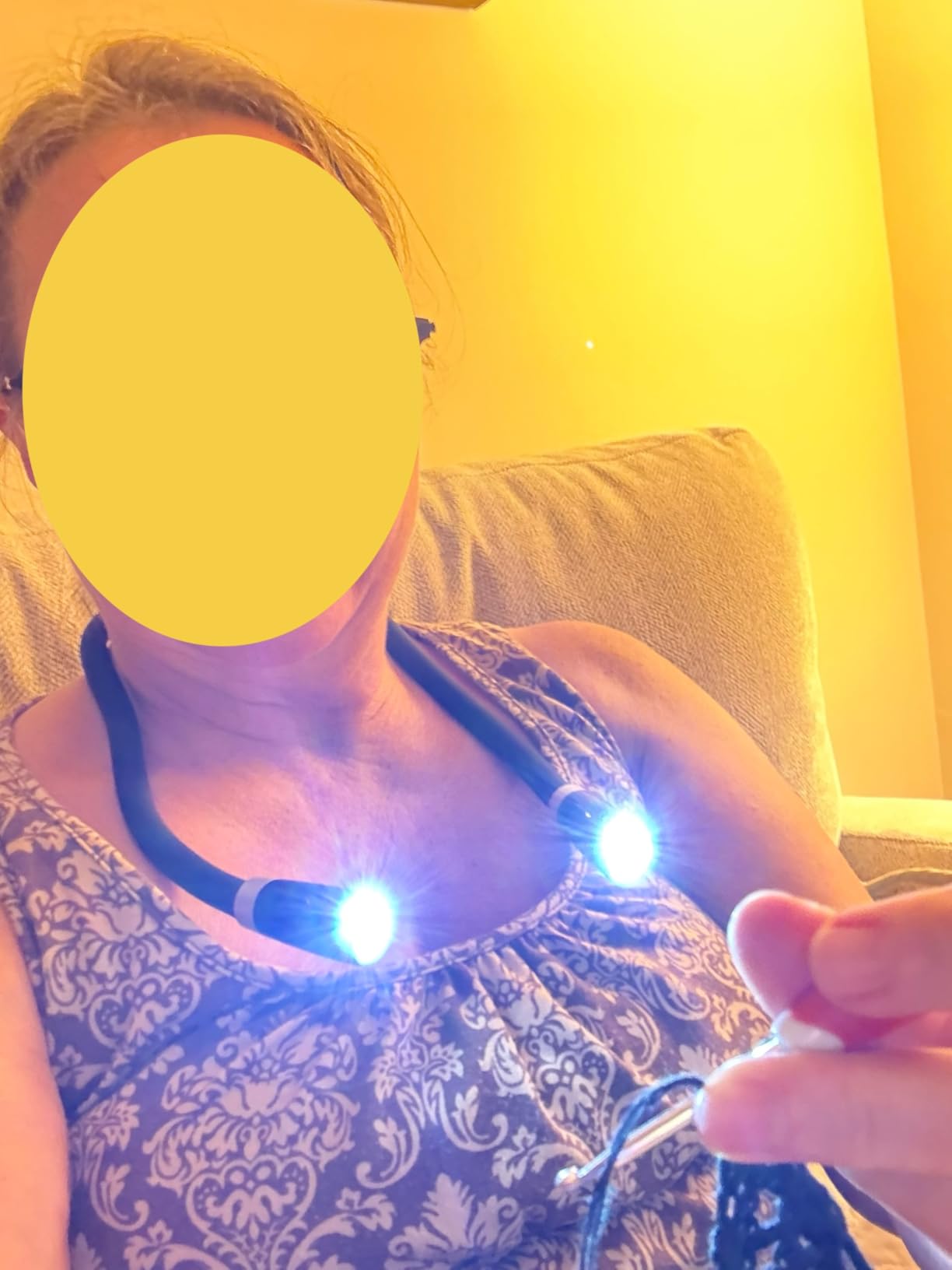 Vekkia Rechargeable LED Neck Book Light for Reading in Bed customer photo 2
