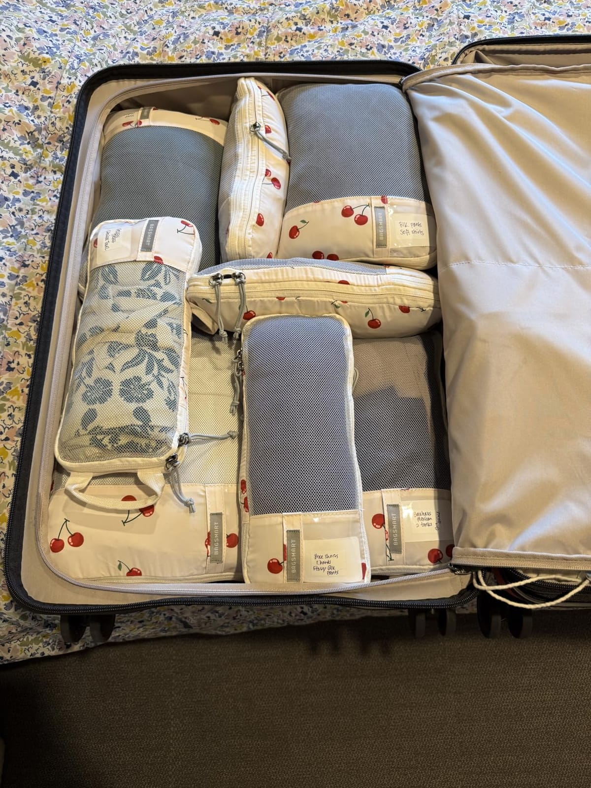 BAGSMART Compression Packing Cubes for Travel Essentials customer photo 2