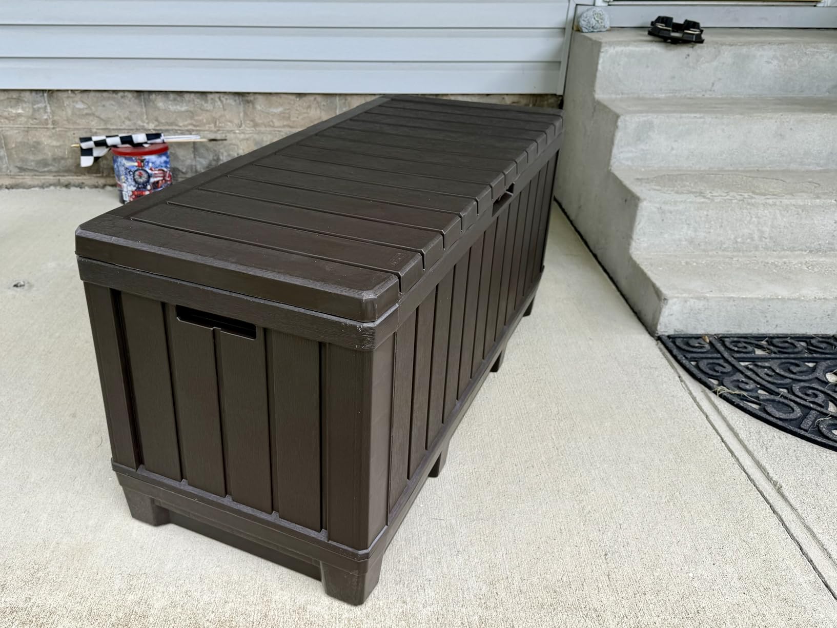 Keter Kentwood 92 Gal Outdoor Storage Box for Patio and Pool Accessories | Brown, Resin, Large, Weatherproof, Lockable, Durable, Easy Assembly, Organization, Patio Cushions Storage customer photo 2