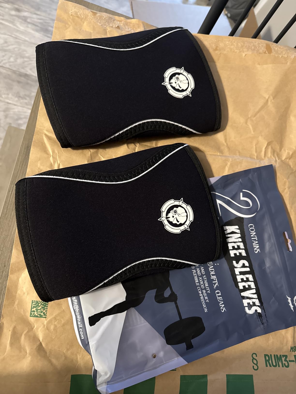 Knee Sleeves (1 Pair), 7mm Compression Knee Braces for Squats,Weightlifting,Powerlifting,Cross Training for Men & Women (Large) customer photo 1
