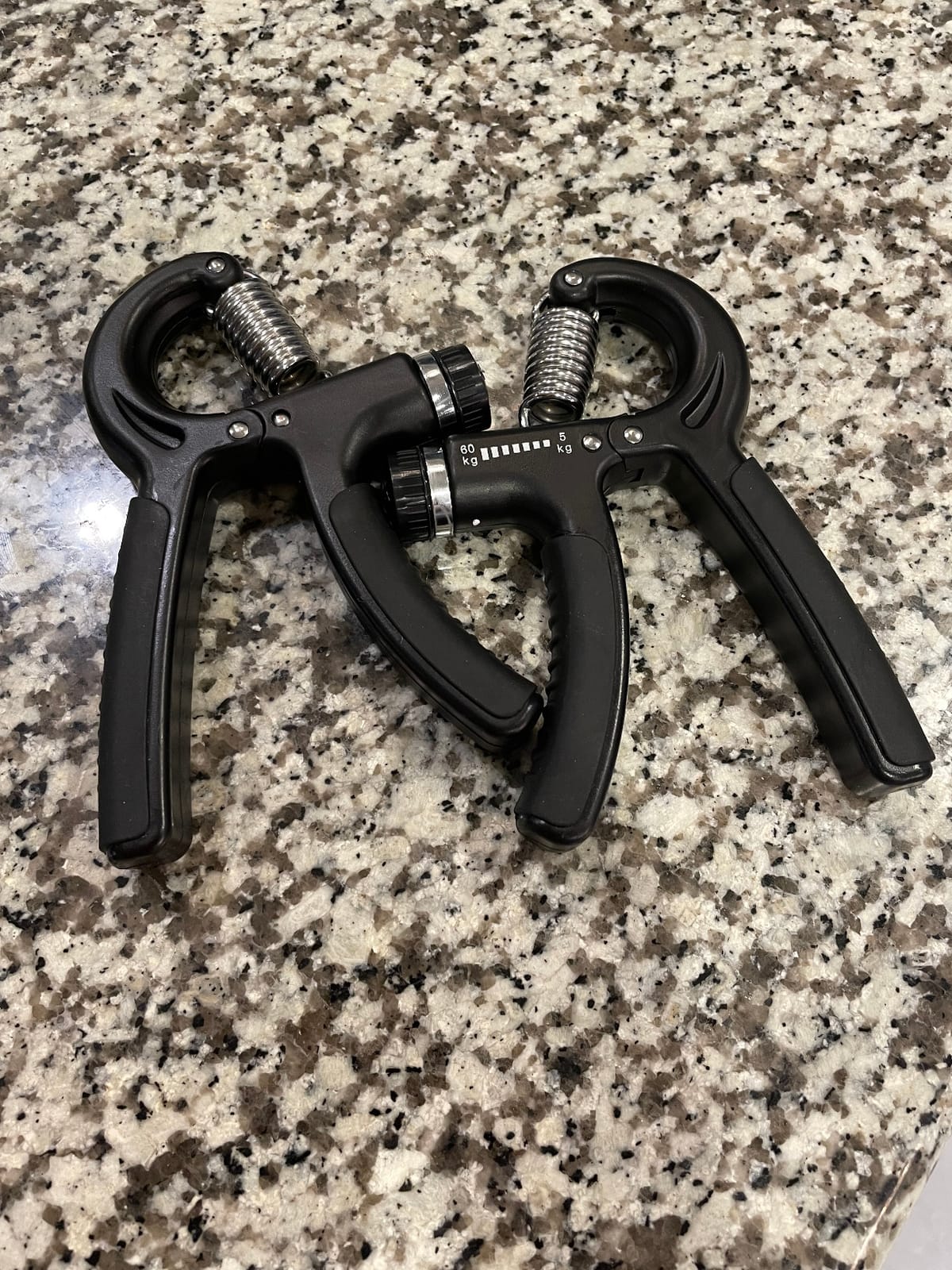 AIXPI Grip Strength Trainer, Hand Grip Exerciser Strengthener with Adjustable Resistance 11-132 Lbs (5-60kg), Forearm Strengthener, Hand Exerciser for Muscle Building and Injury Recover 2 Pack customer photo 1