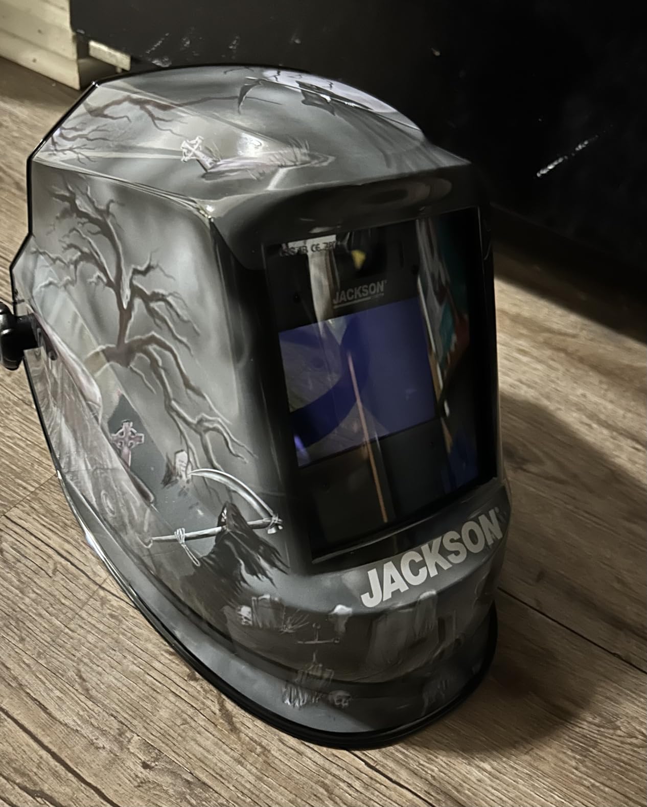 Jackson Safety Premium Graphics Auto Darkening Welding Helmet - ANSI Z87.1 customer photo 1