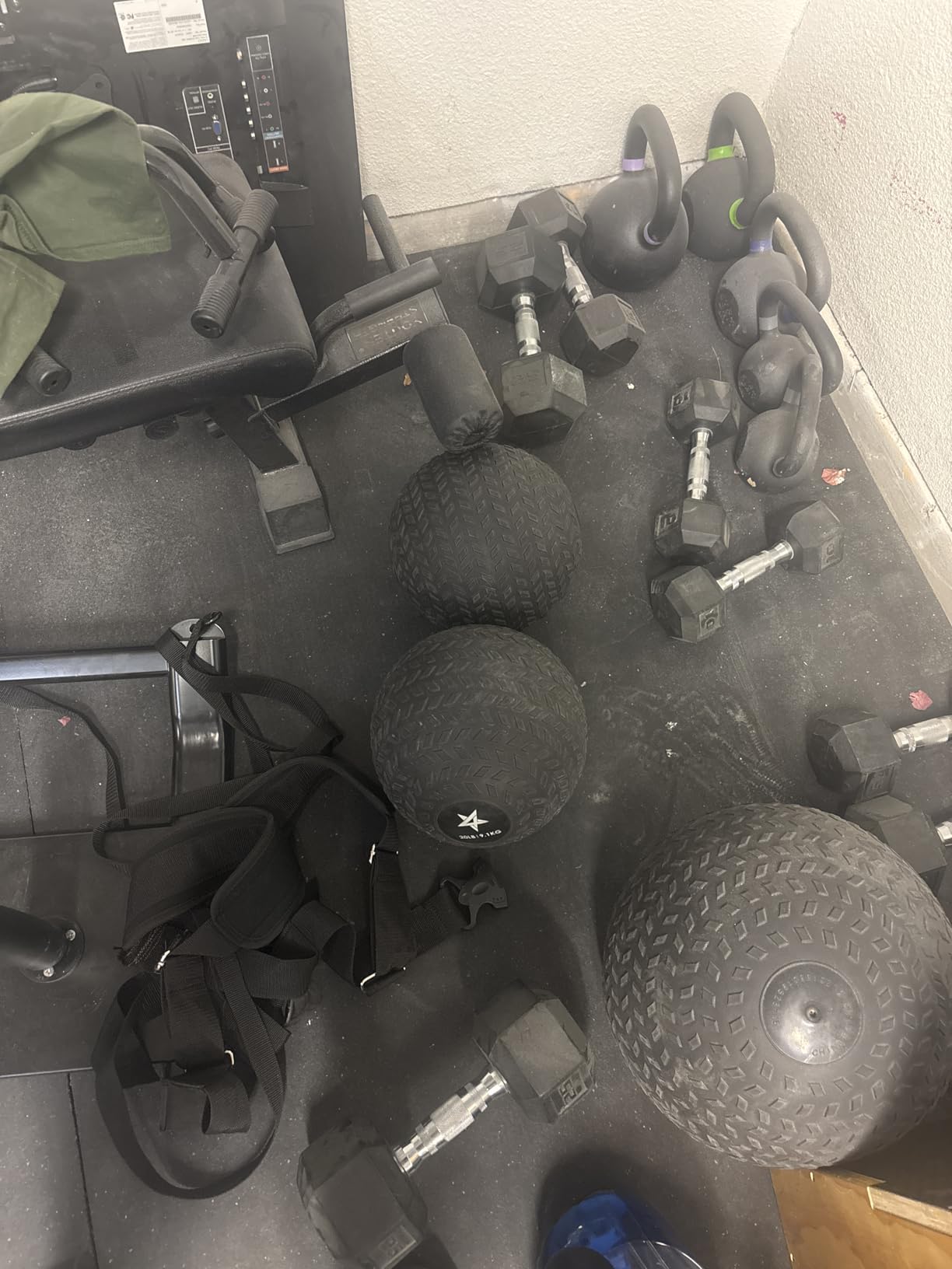 Yes4All Sand-Filled Slam Ball for Strength Training customer photo 2