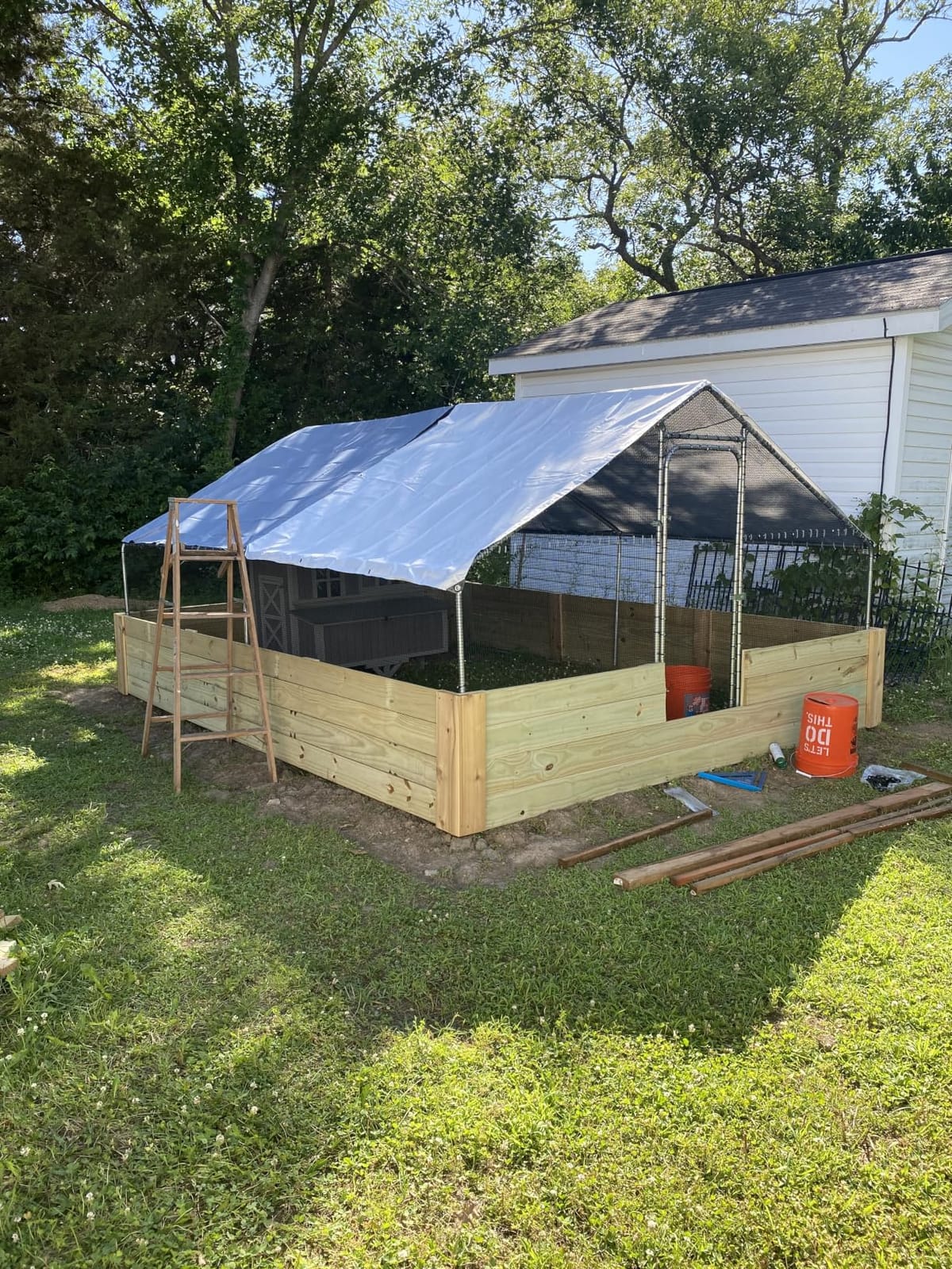 Large Metal Chicken Coop, 13.2x9.9x6.6ft Bold Chicken Pen with Spire Shape customer photo 2