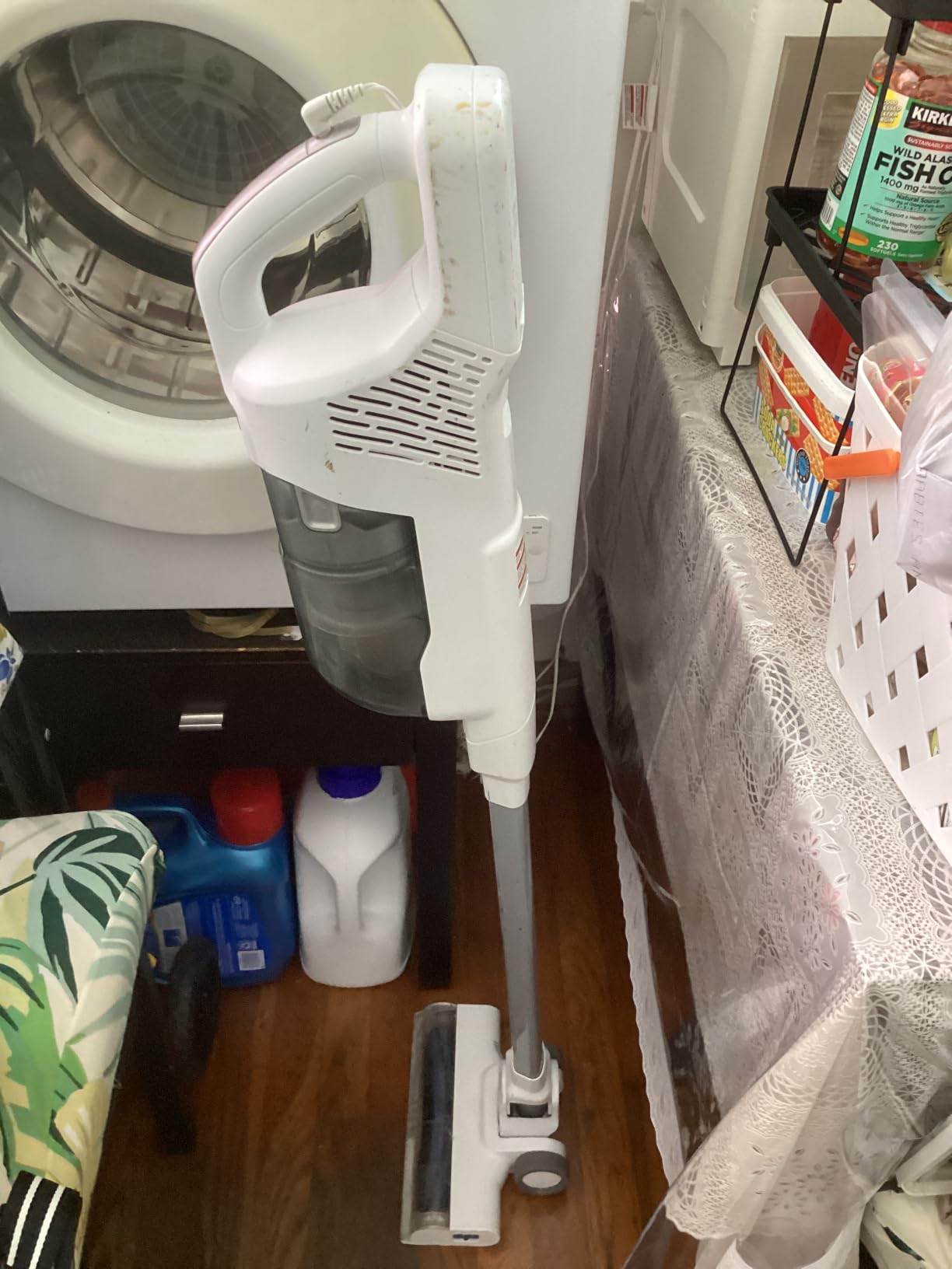 BLACK+DECKER POWERSERIES 16V MAX Stick Vacuum Cordless Rechargeable with LED Lights,Portable Vacuum Cordless, Lightweight, Anti-Tangle, Self-Standing, Multi-Surface, White (BHFEA420J) customer photo 1