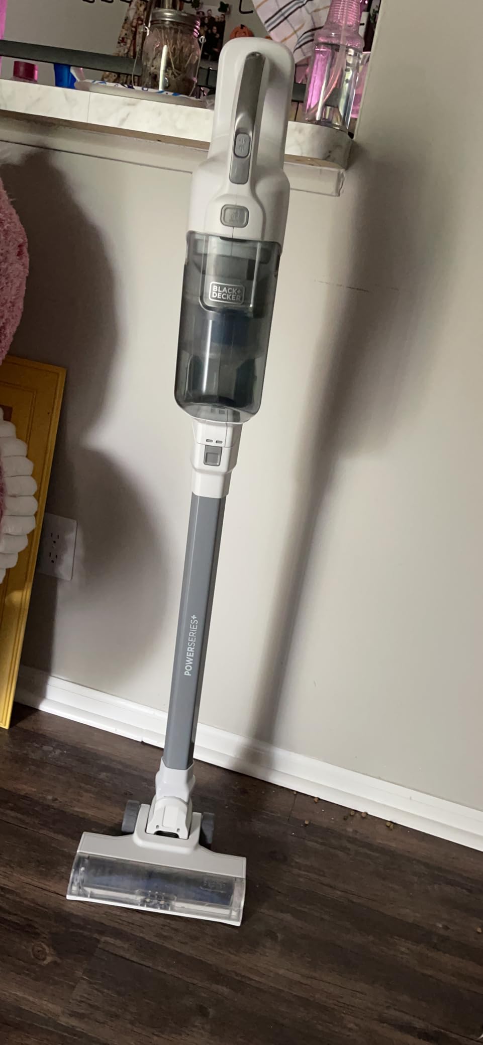 BLACK+DECKER POWERSERIES 16V MAX Stick Vacuum Cordless Rechargeable with LED Lights,Portable Vacuum Cordless, Lightweight, Anti-Tangle, Self-Standing, Multi-Surface, White (BHFEA420J) customer photo 2
