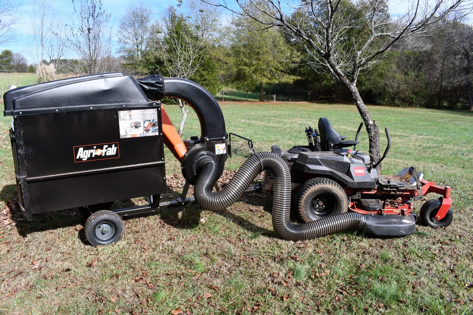 Agri-Fab 45-0578 Large Capacity 32 CU FT Hard Top Chip- N-Vac, Tow Behind Lawn Vacuum, Leaf Mulcher, Gas Powered, Easy Foot Pedal Dumping customer photo 2
