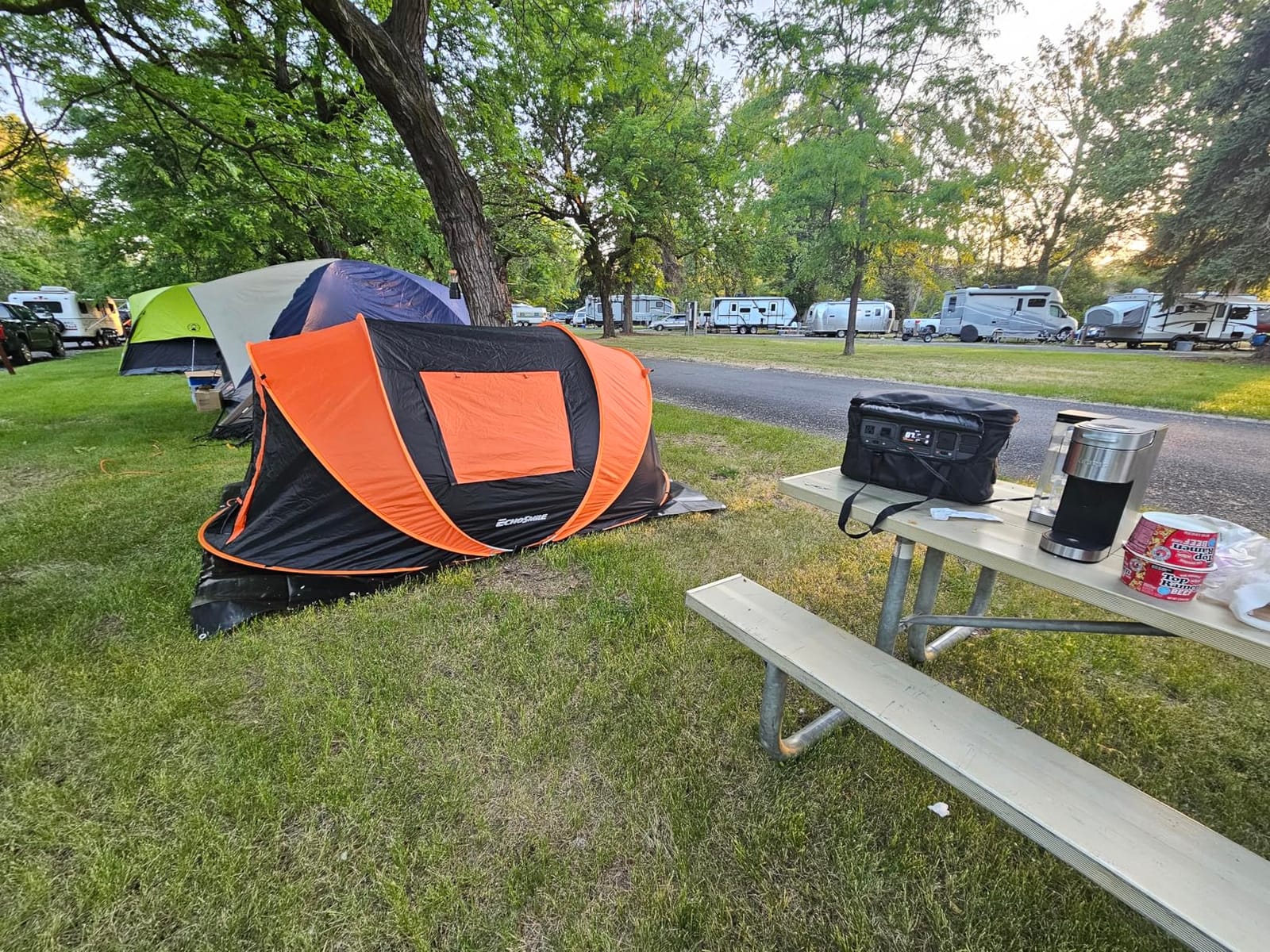 EchoSmile Instant Pop Up Camping Tent, 2/4/6 Person Easy Setup Tent customer photo 2