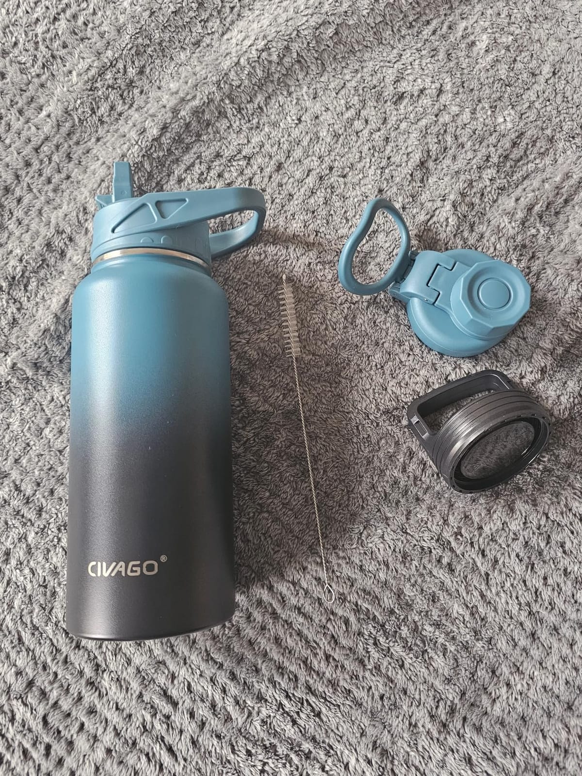 CIVAGO 32 oz Insulated Stainless Steel Water Bottle With Straw and 3 Lids customer photo 2