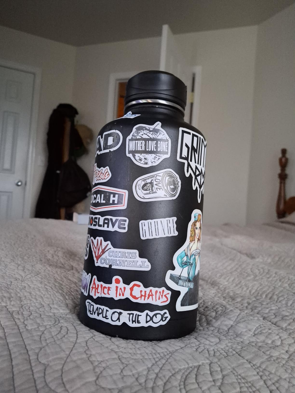 CIVAGO 40 oz Insulated Stainless Steel Water Bottle With Straw and 3 Lids customer photo 2