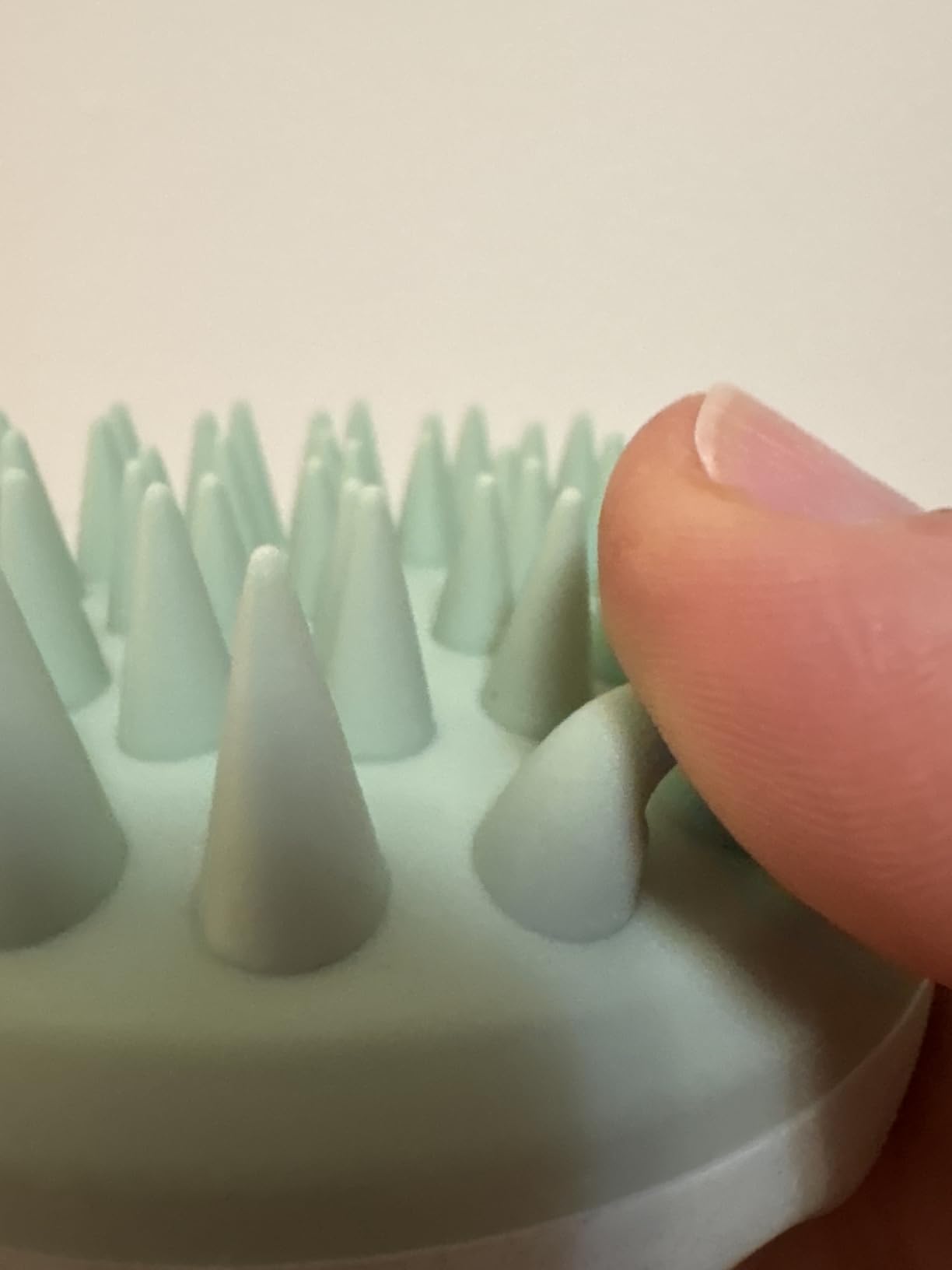 Sndyi Scalp Massager Shampoo Brush, Scalp Scrubber with Soft Silicone Bristles, Scalp Exfoliator for Dandruff Removal, Scalp Massager for Hair Growth, Wet Dry Hair Brush for Scalp Care, Green customer photo 1
