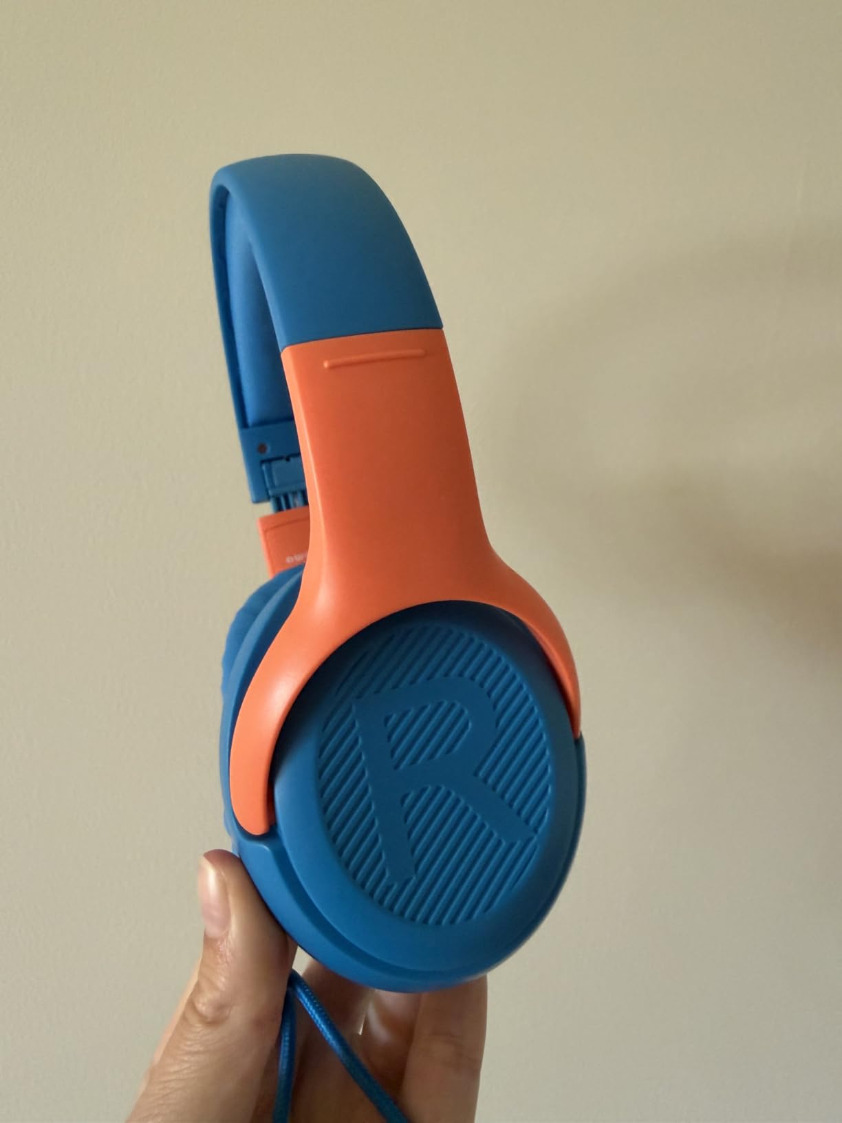 awatrue AT2 Kids Headphones for School with Mic, 85/94dB Safe Volume Limit customer photo 2