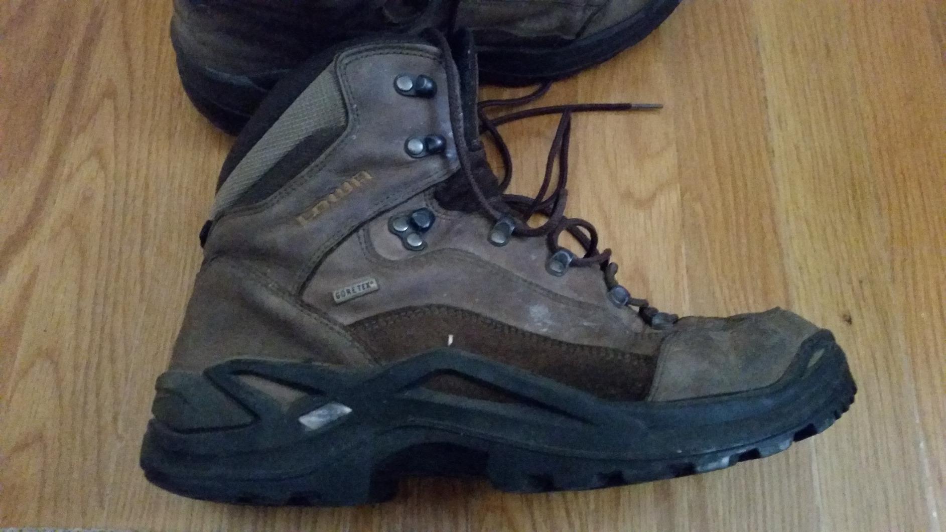 Lowa Men's Renegade GTX Mid Hiking Boot customer photo 2