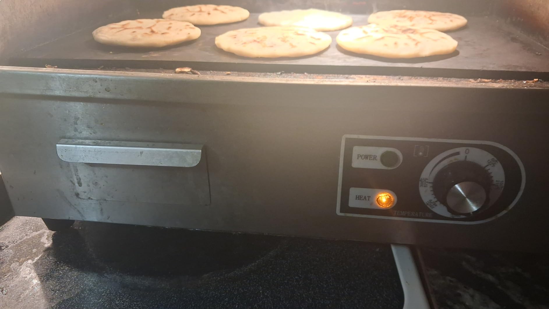 WICHEMI Commercial Electric Griddle Flat Top Grill Stainless 22'' 3000W customer photo 2