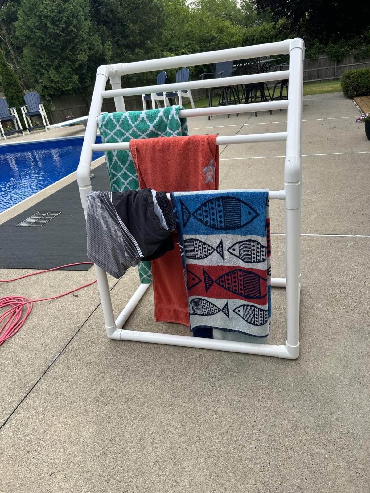 VEVOR Pool Towel Rack, 5 Bar, White, Freestanding Outdoor PVC Trapedozal Poolside Storage Organizer, Include 8 Towel Clips, Mesh Bag, Hook, Also Stores Floats and Paddles, for Beach, Swimming Pool customer photo 1