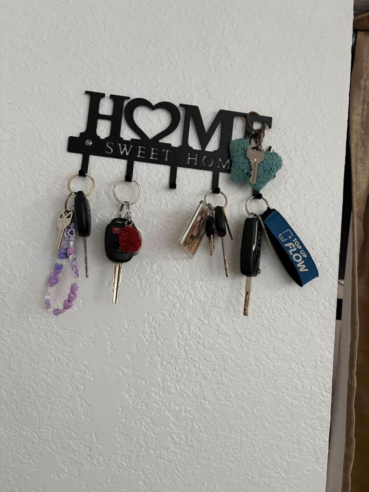 Entryway Wall Key Holder with 5 Hooks, Metal Key Rack Wall Mount for Keys, Bags and Leashes, Decorative Organizer for Entryway, Mudroom or Hallway, Sweet Home Design, 9.8 inches, Black customer photo 1