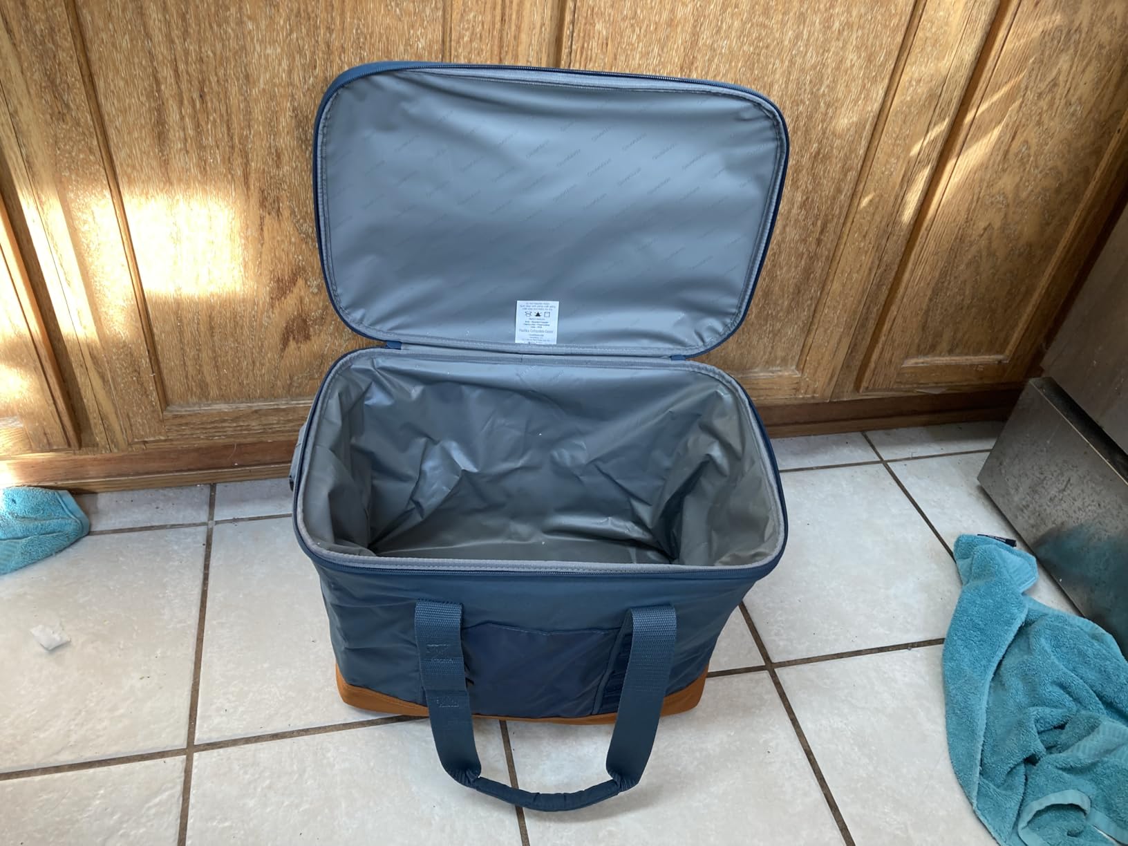 CleverMade 50 Can Pacifica Collapsible Cooler, Ocean/Cognac customer photo 2