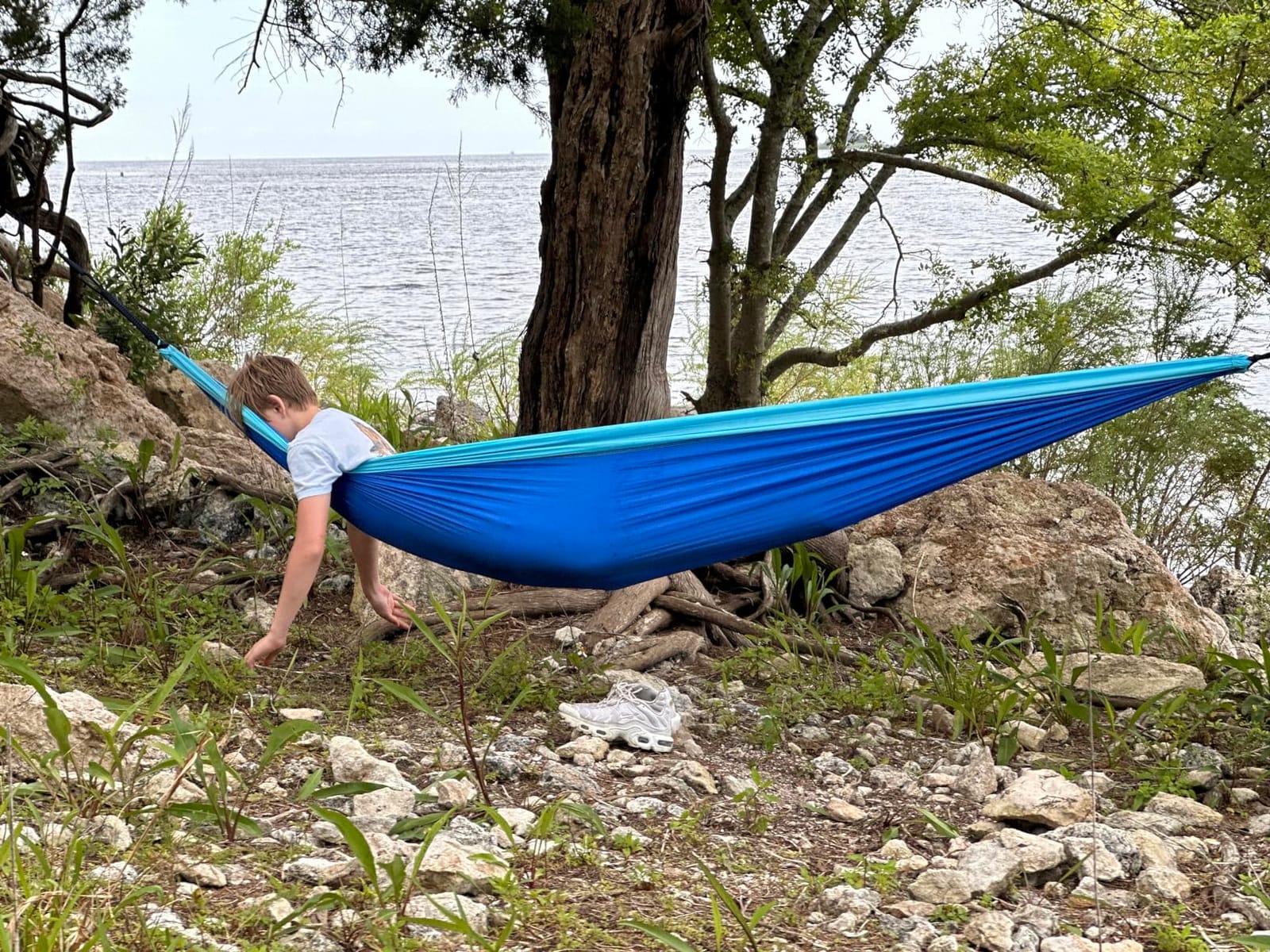 Durable Hammock 400 lb Capacity, Nylon Camping Hammock Chair - Double or Single Sizes w/Tree Straps and Attached Carry Bag - Portable for Travel/Backpacking/Beach/Backyard (Medium, Blue & Light Blue) customer photo 2