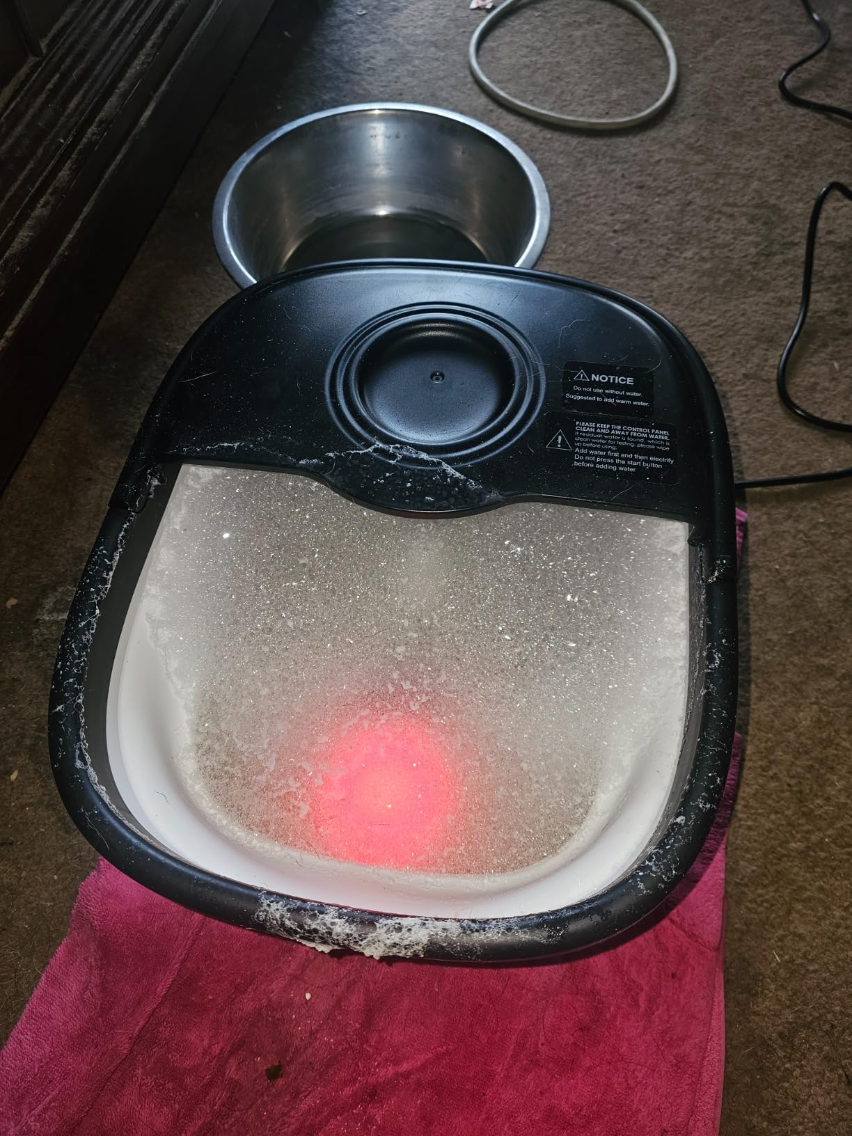 KNQZE Collapsible Foot Spa Bath with Heat & Remote Control, Bubble Massage, Temperature Control, Red Light (Black) customer photo 1