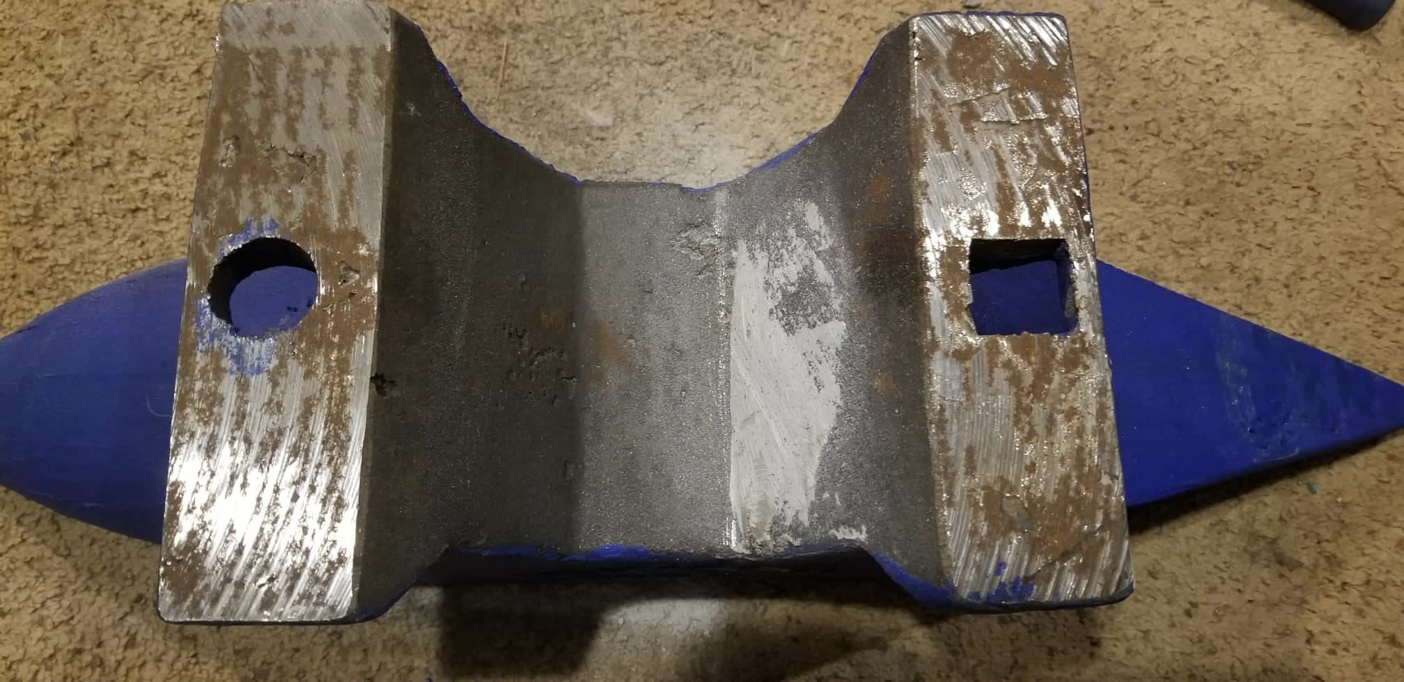 VEVOR Cast Steel Anvil, 22 Lbs(10kg) Double-Horn Anvil with Large Countertop and Stable Base, High Hardness Rugged Round Horn Anvil Blacksmith, for Bending, Shaping | For Blacksmith, Rugged Round Horn, High Hardness, with Stable Base, Polished Surface Area, for Forging, Bending and Shaping customer photo 2