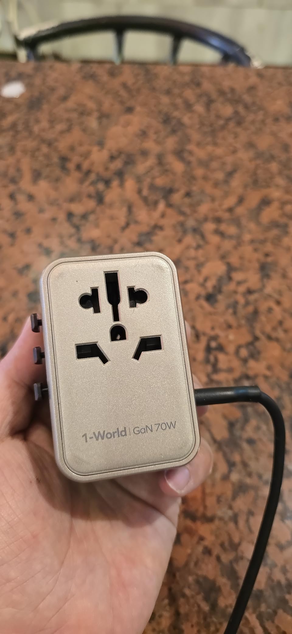 MOMAX 70W GaN Universal Travel Adapter, All-in-One Travel Charging customer photo 1