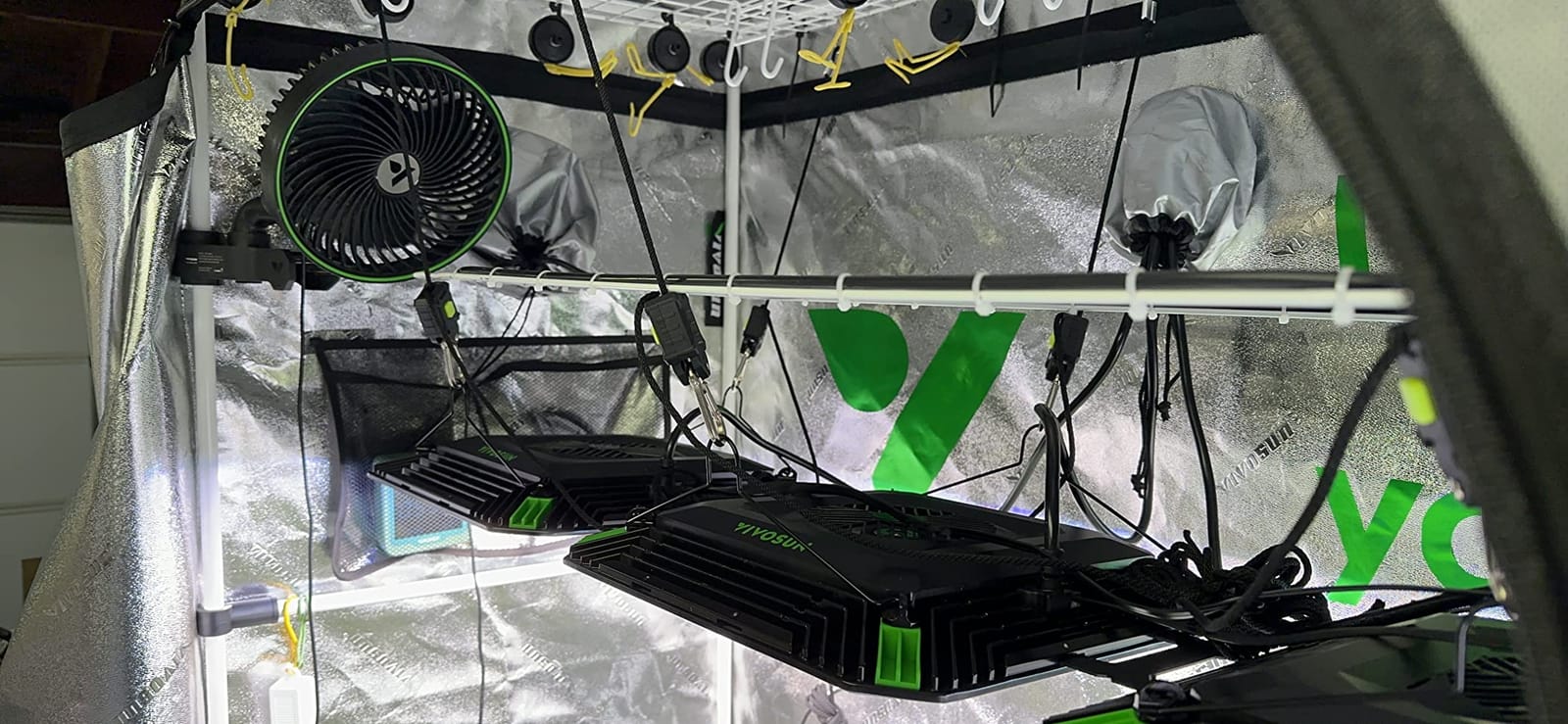 VIVOSUN AeroLight 180W LED Grow Light, Full Spectrum Plant Light with Fan customer photo 1