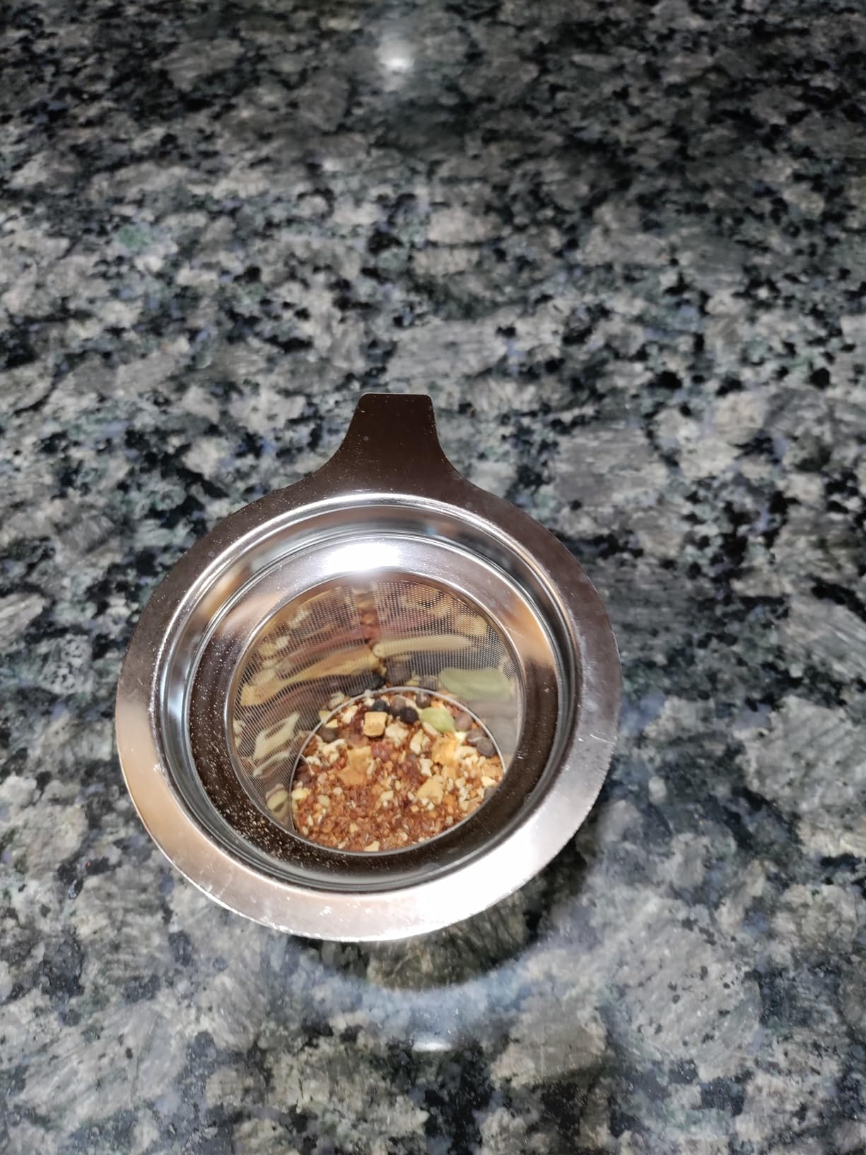 Tea Infuser, Extra Fine Mesh Tea Strainer with Silicone Lid, 304 Stainless Steel Tea Infusers for Loose Tea, Tea Steeper Basket Filter for Teapot, Mug, Cup customer photo 1