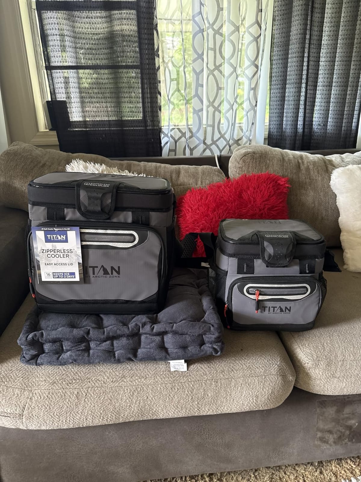 Titan Zipperless HardBody Cooler, Keeps Ice 2 Days customer photo 1