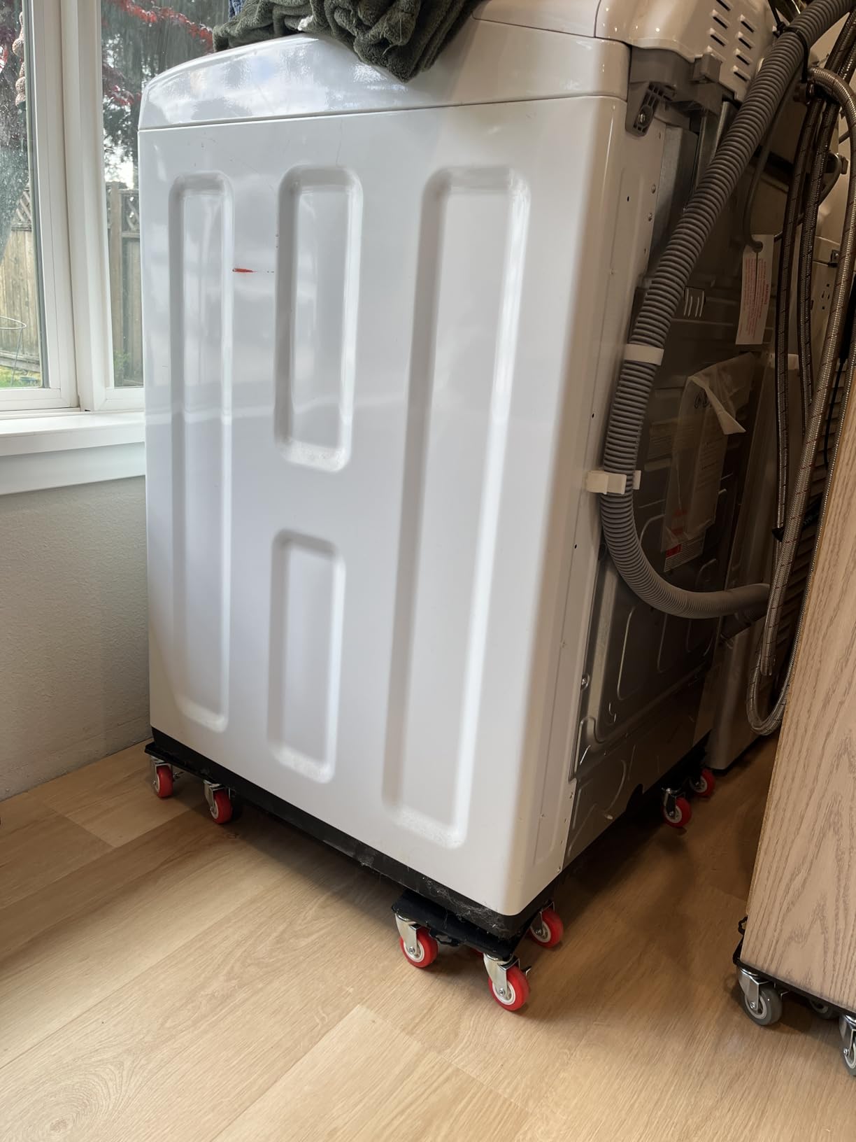 MYUEA Furniture Dolly,Furniture Movers with 5 Wheels,Carbon Steel Panel Heavy Duty Dolly,Maximum Load 3474LBS,Furniture Lifter with 5 360° Rotatable Rubber Universal Wheels(Black,6.89x6.9 in) customer photo 2