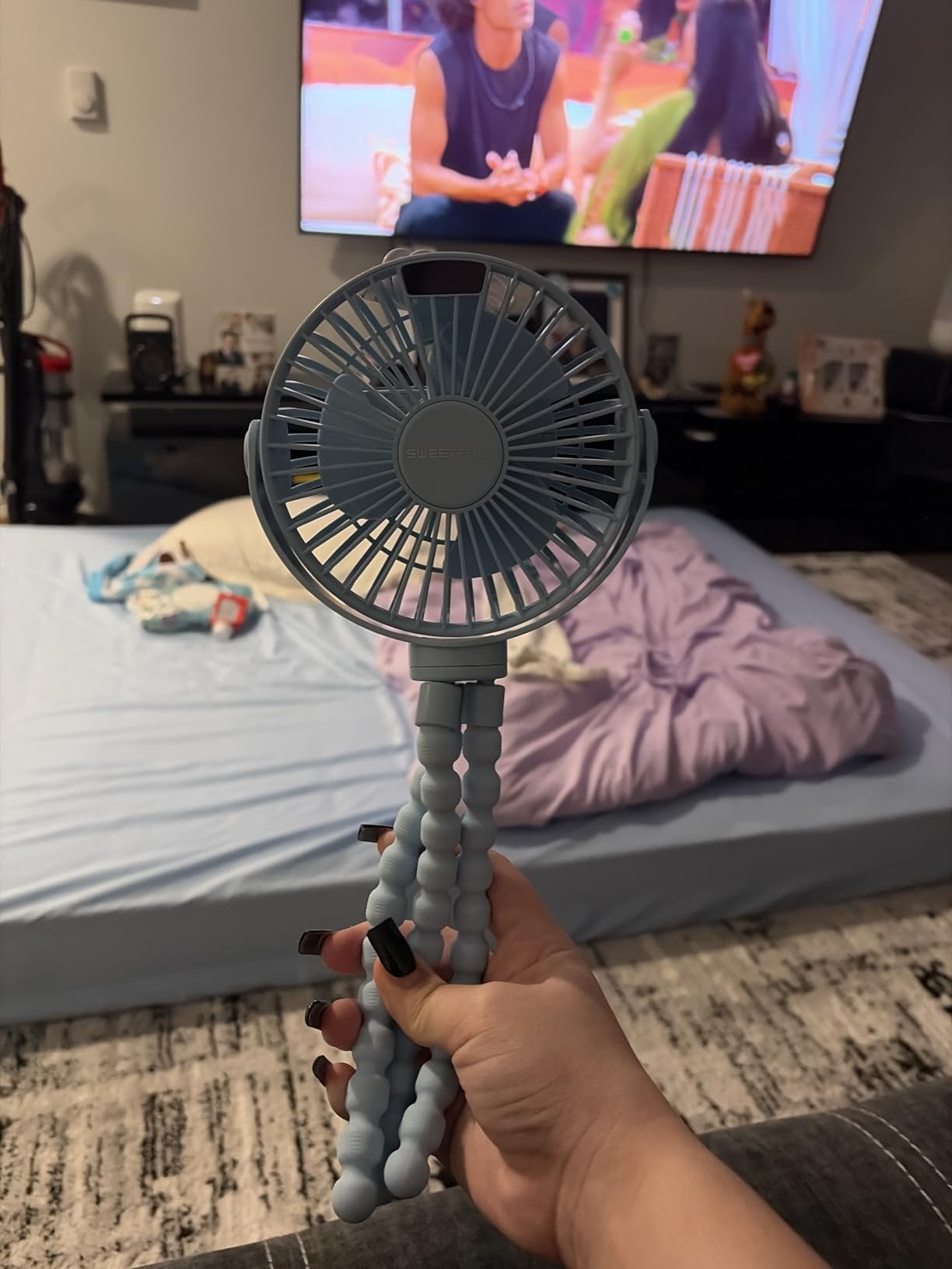 SWEETFULL 4000mAh Portable Stroller Fan with LED Display, 4 Speed Rechargeable Mini Clip On Fan, 360° Rotate Flexible Tripod Better Cooling Small Baby Fan for Car Seat Crib Travel Treadmill customer photo 1