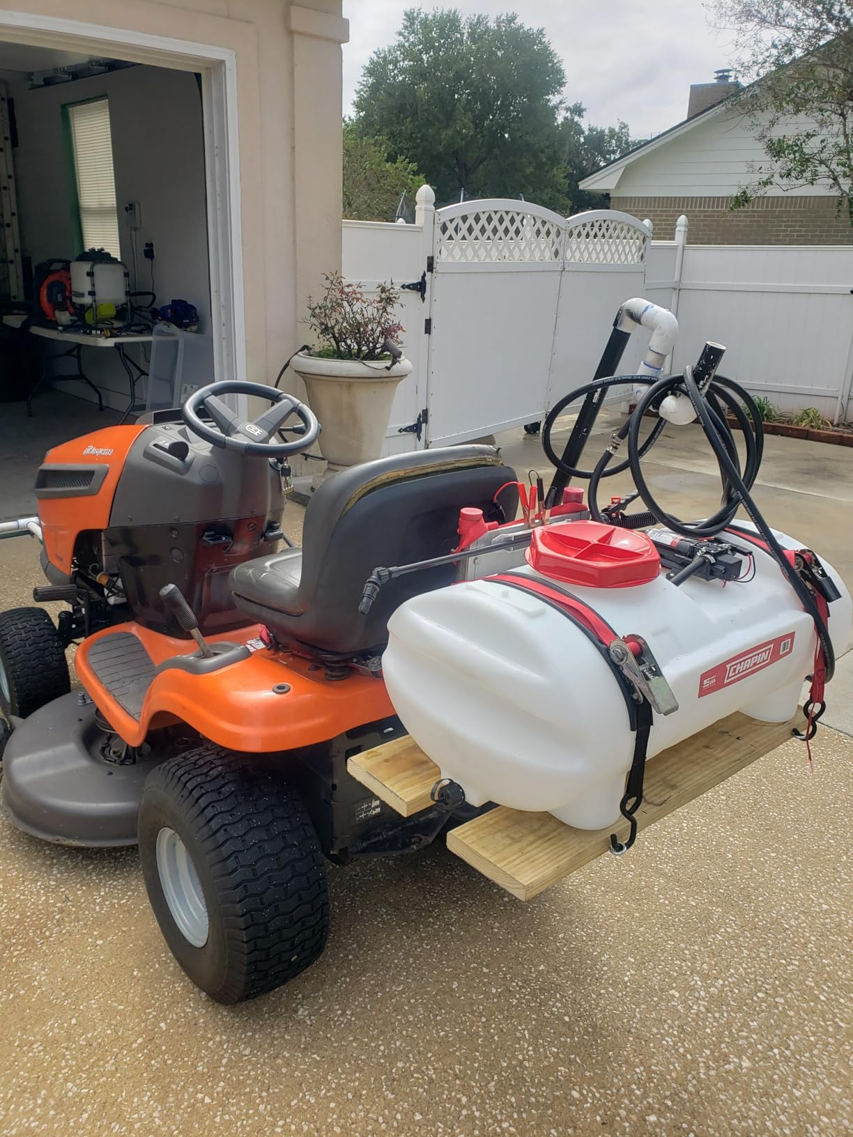 CHAPIN 8-Gallon ATV Spot Sprayer, 12V Pump for Easy Spraying | Chemical-resistant tank; ideal for ATV and UTV spraying, handles weed control, fertilizers and pest controls with 10ft hose customer photo 2