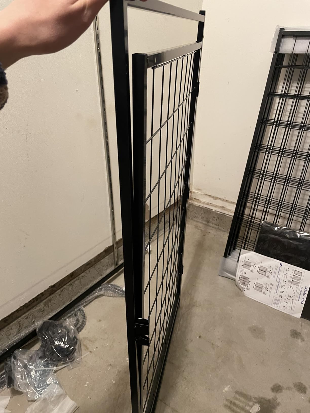 Dog Kennel Outdoor, 4.5' x 4' x 4' Outside Dog Kennel with Roof, Welded Wire Pet Pen with Security Lock Dog Cage for Outside Dog Enclosures for Medium Small Dogs customer photo 2
