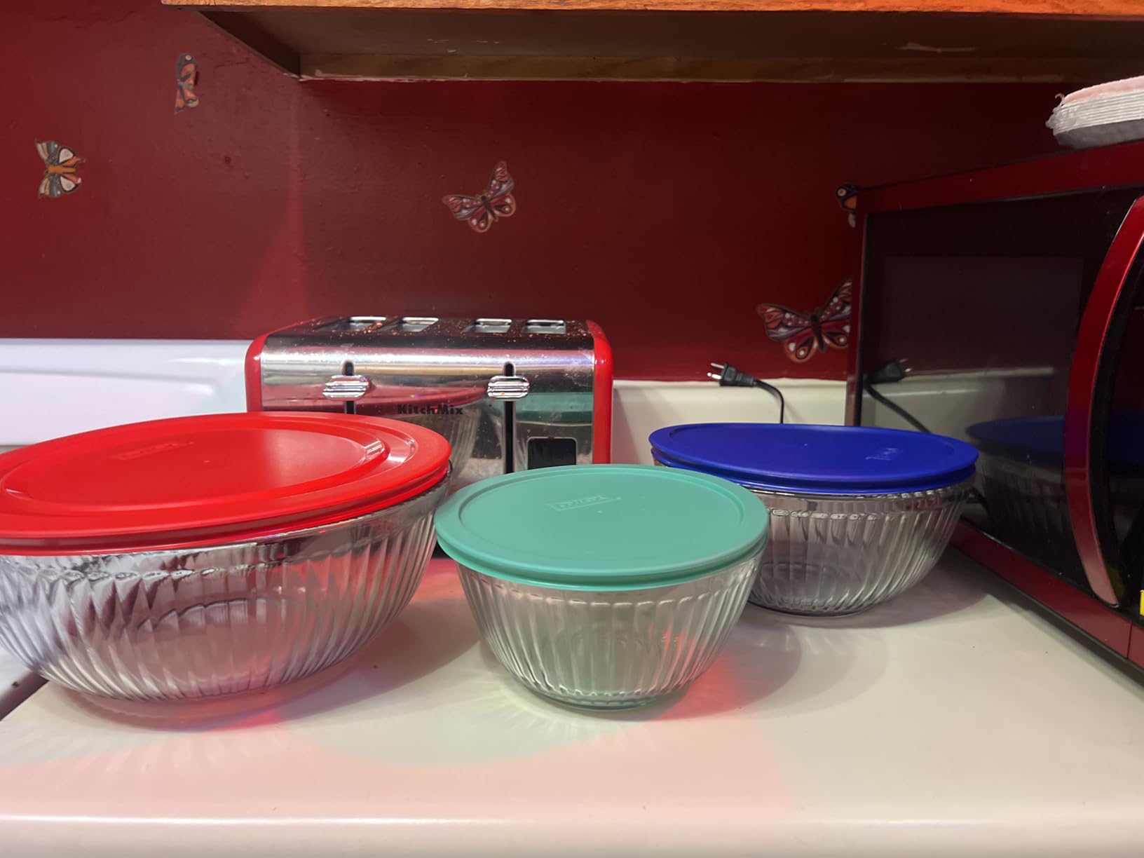 Pyrex Sculpted (3-Pack) Glass Mixing Bowls Set With Plastic Lids customer photo 1
