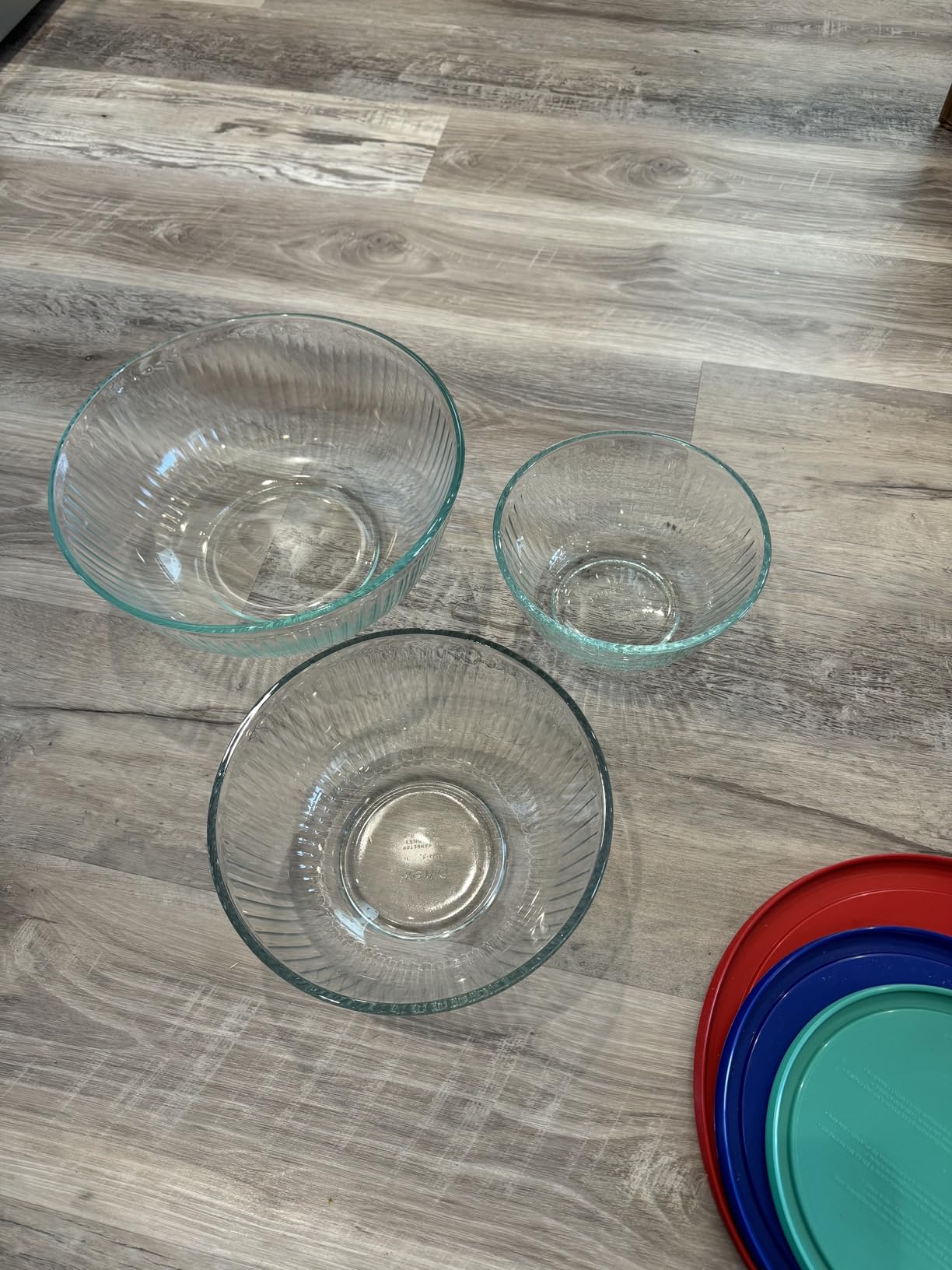 Pyrex Sculpted (3-Pack) Glass Mixing Bowls Set With Plastic Lids customer photo 2