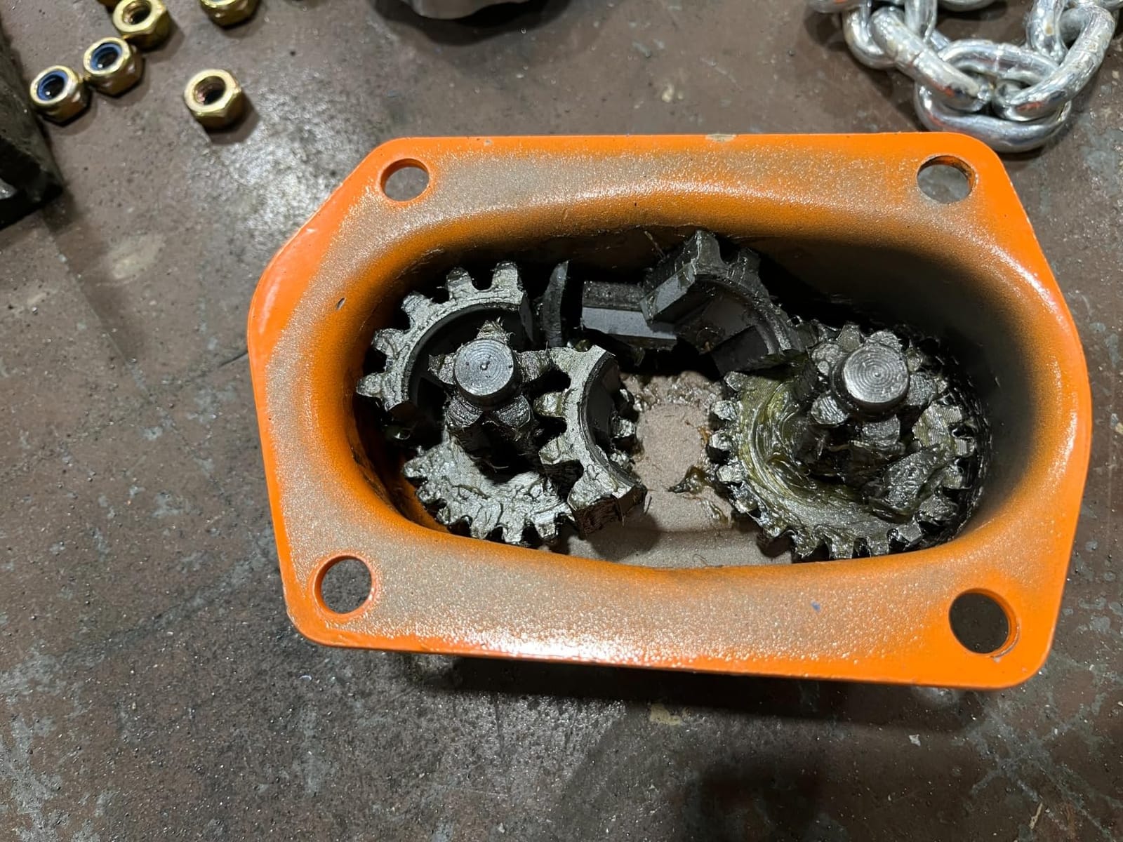 VEVOR Manual Lever Chain Hoist, 1-1/2 Ton 3300 lbs Capacity 10 FT Come Along, G80 Galvanized Carbon Steel with Weston Double-Pawl Brake,Auto Chain Leading & 360° Rotation Hook, for Garage Factory Dock customer photo 1