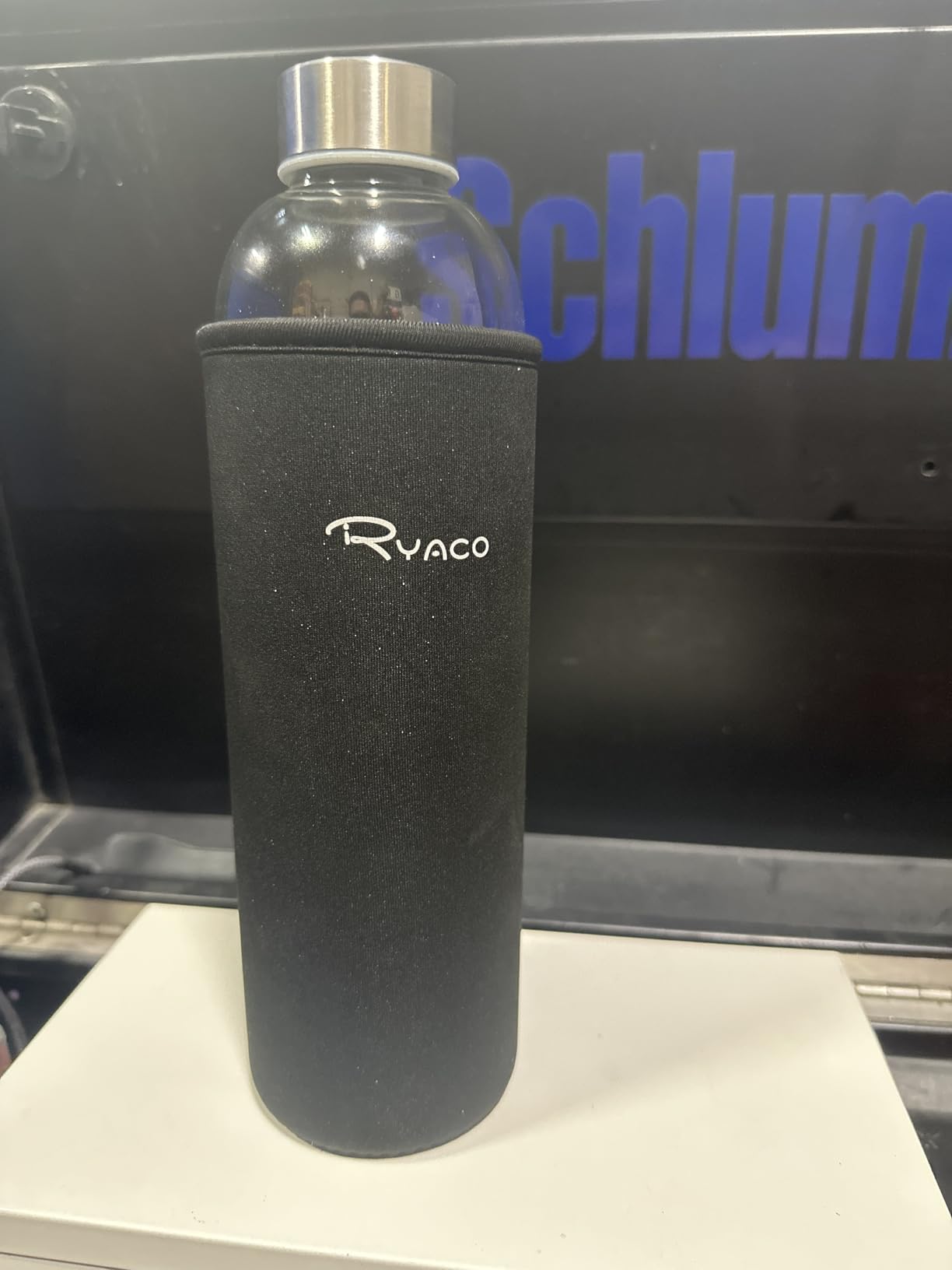 Ryaco Borosilicate Glass Water Bottle 33oz/1L/1000ml BPA-Free Leak Proof Ideal for School Home Office Travel Sport Yoga Gym Hot Cold Drinks with Portable Neoprene Carrying Sleeve and Sponge Brush customer photo 2