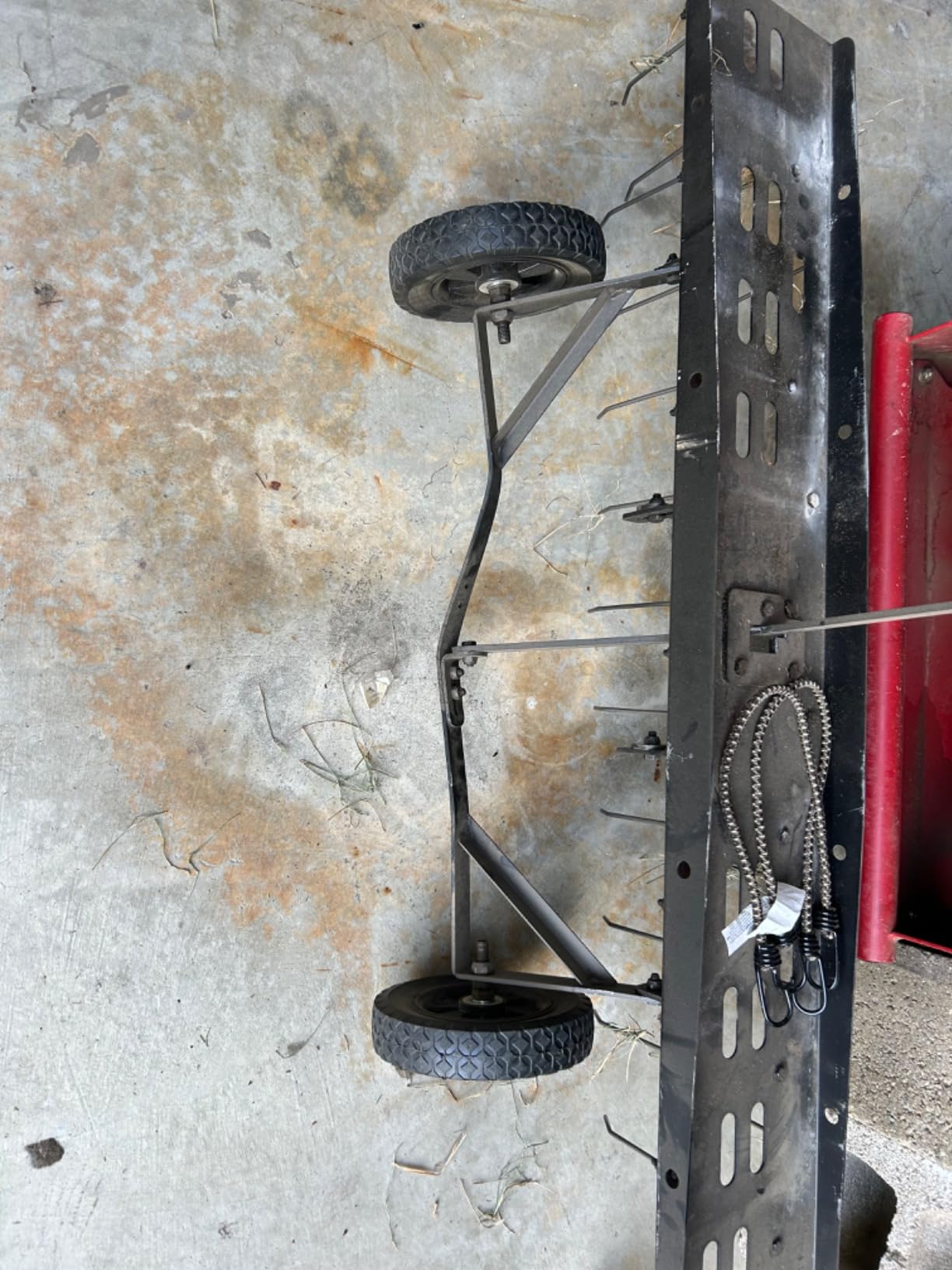 Suchtale 48 Inch Tow Behind Lawn Dethatcher with 24 Spring Tines customer photo 1