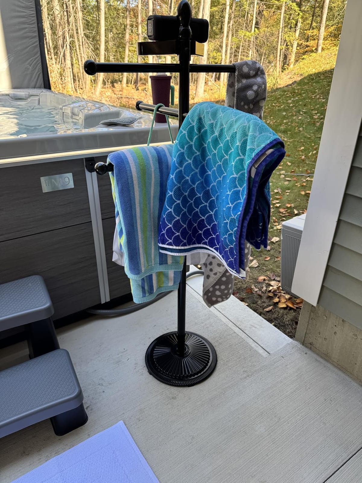 Pool Outdoor Towel Rack, 6 Bars with Top Tray Metal Heavy Duty Pool Accessories with Heavy Metal Base, Hot Tub Accessories Towel Dying Rack Towel Stand for Pool, Hot Tub etc customer photo 2