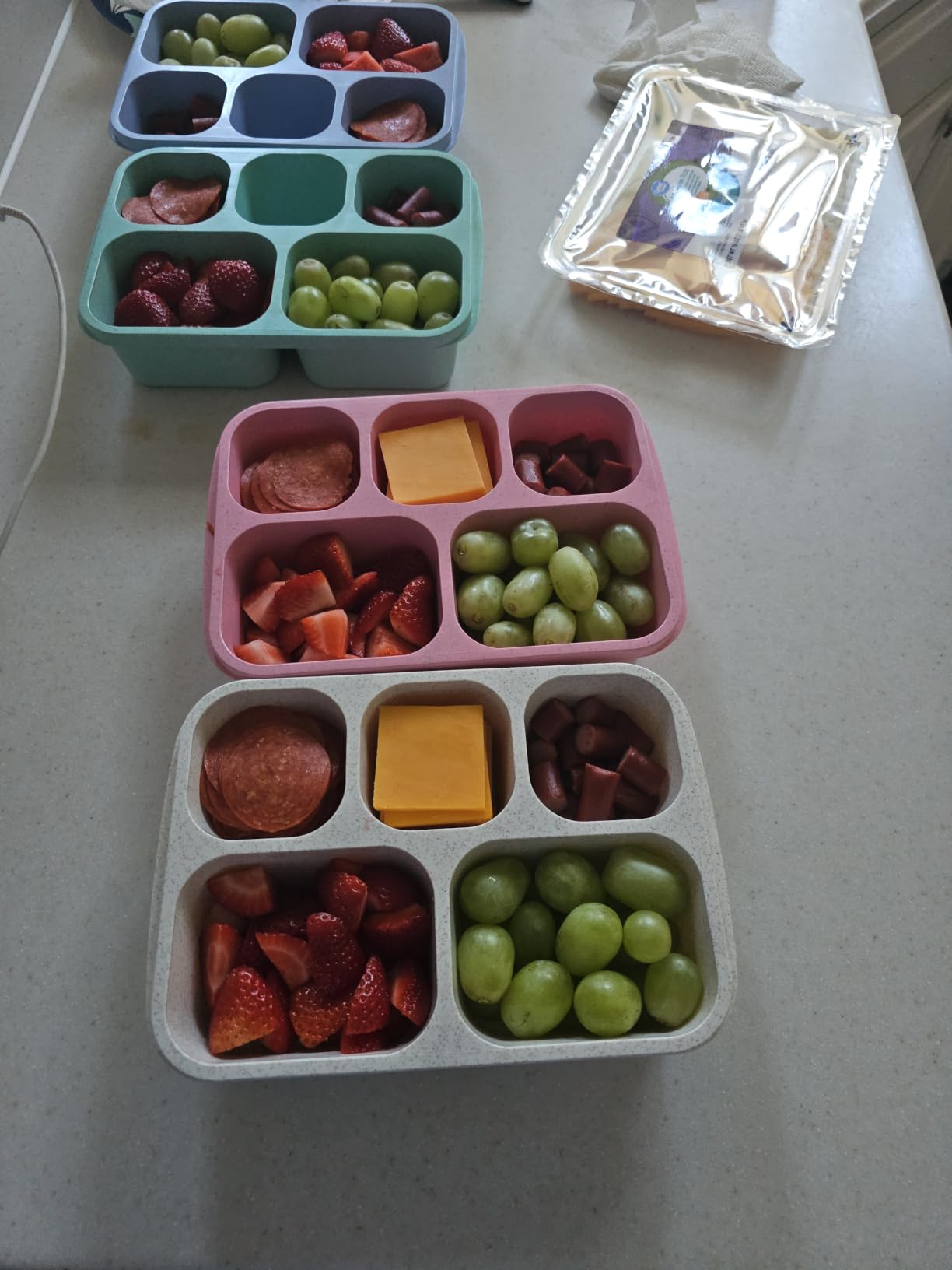 Bento Box Adult Lunch Box - 4 Pack, 5 - Compartment Meal Prep Container for Kids, Reusable Food Storage Snack Containers - Stackable for School, Work, and Travel (Wheat(Green/Blue/Pink/Beige)) customer photo 1