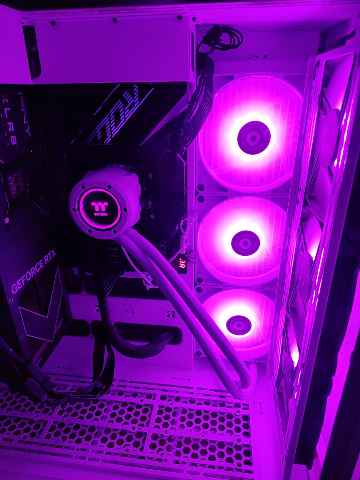 Thermaltake TH240 ARGB Sync V2 CPU Liquid Cooler/AlO Liquid Cooling/Fan 120mm*2/PWM 500~2000 RPM/Mirror Waterblock/MB ARGB Sync Control, CL-W361-PL12SW-A , Black customer photo 2