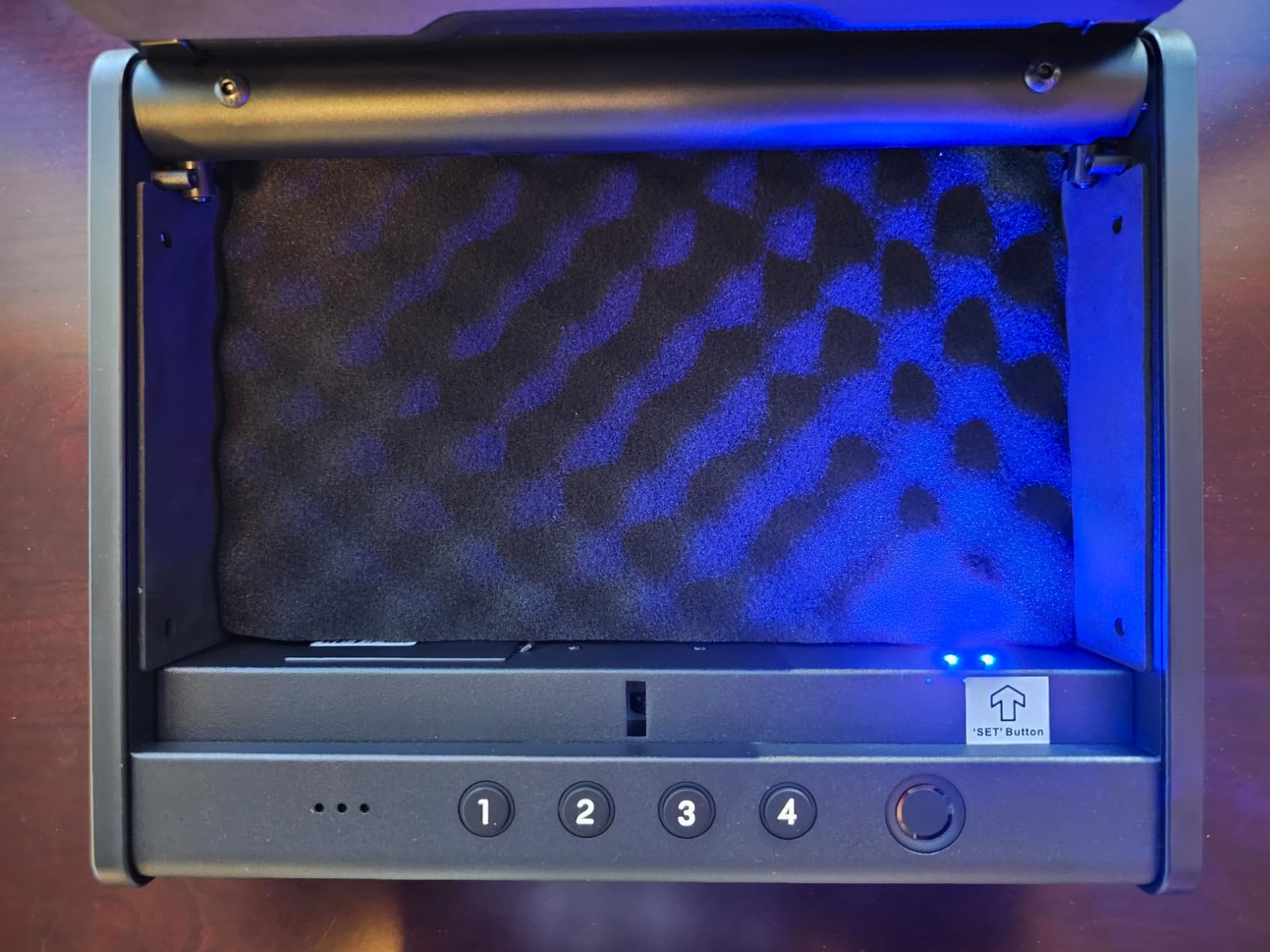 PINEWORLD Biometric Fingerprint Handgun Safe with Raised Backlit Keypad&Key customer photo 1