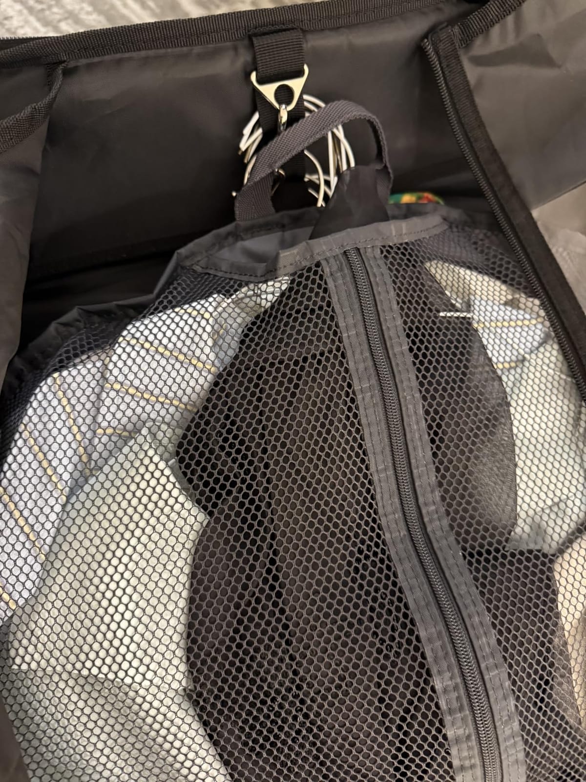 Noozion Garment Bag for Travel, Large Carry On Suit Bag for Business Up to 3 Suits, Wrinkle Free Garment Bag for Hanging Clothes with Shoulder Strap, Laptop Compartment, and Wet-Dry Pocket customer photo 1