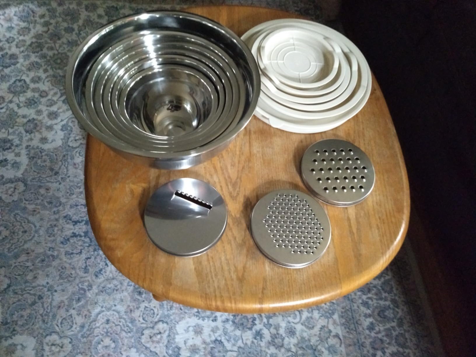 Mixing Bowls with Lids Set, 6 PCS Stainless Steel Mixing Bowls with 3 Grater Attachments, Kitchen Food Storage Organizers Nesting Mixing Bowl, Large Size 4.5, 3.5, 2.1, 1.5, 1.1, 0.7QT customer photo 1