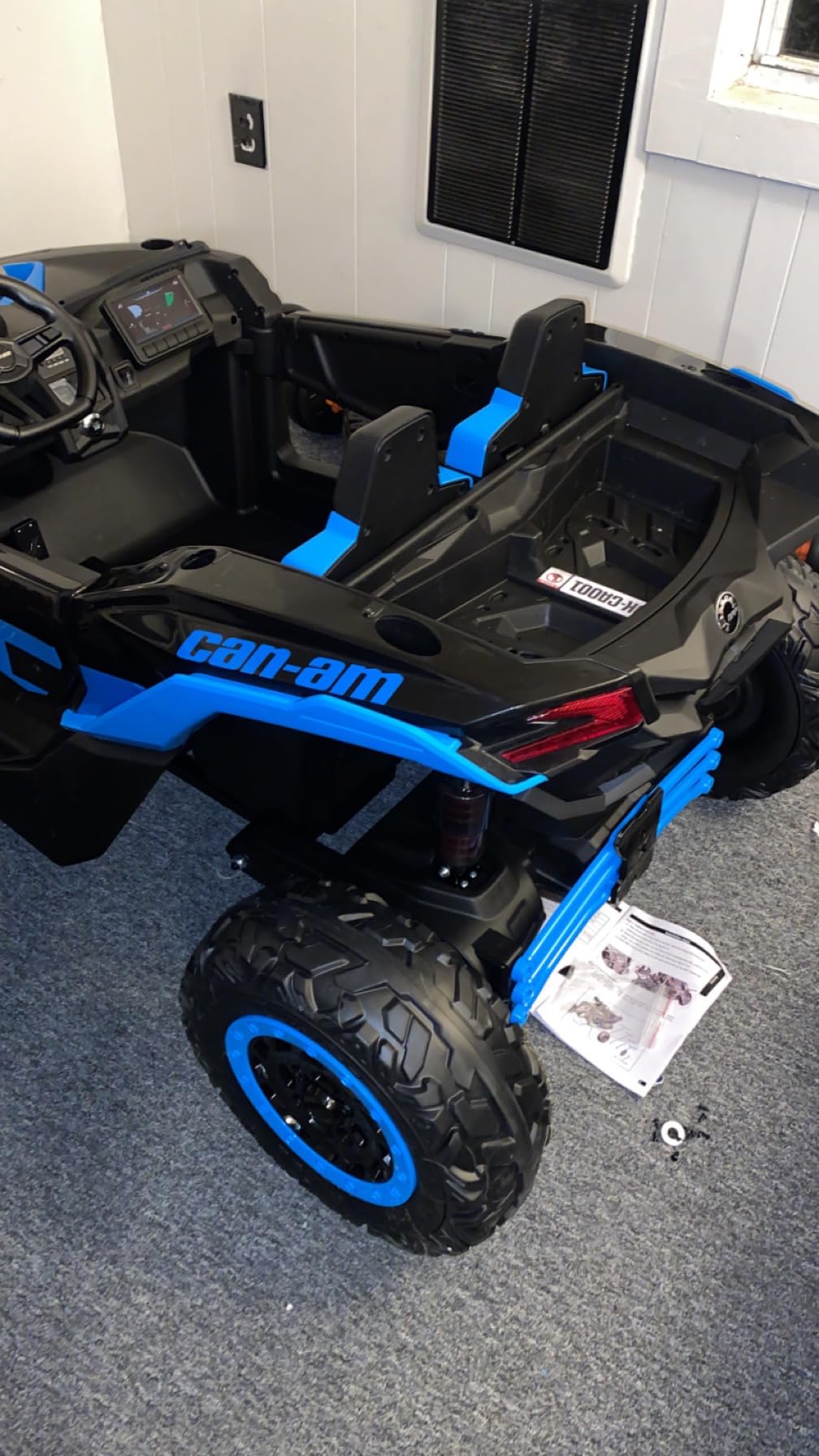 24V CAN-AM Maverick X3 Licensed 2-Seater Kids Ride On UTV customer photo 2