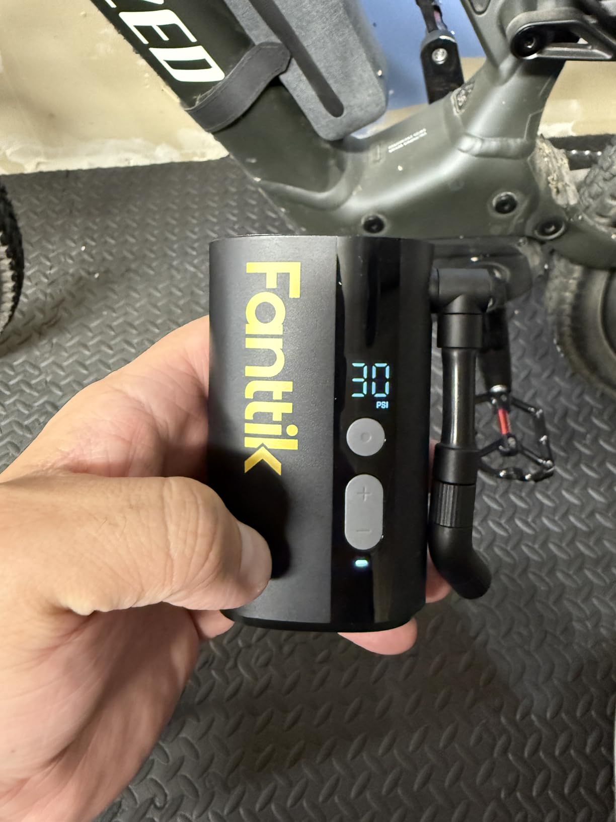 Fanttik X9 Ace Mini Electric Bike Pump, 150PSI, 32s Inflate, Auto Stop customer photo 2